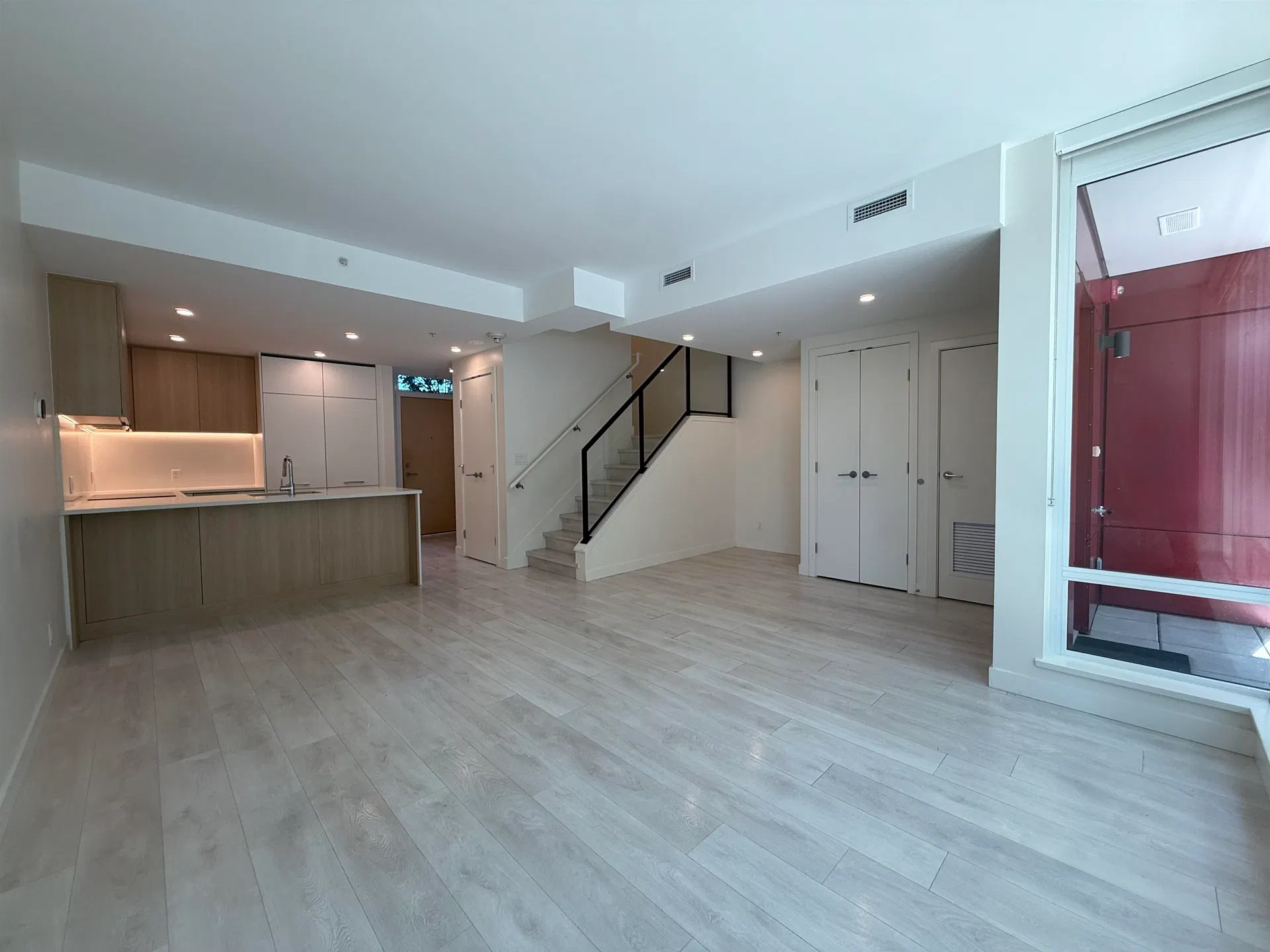 Photo 4 of 29 at TH10 – 10388 133 Street