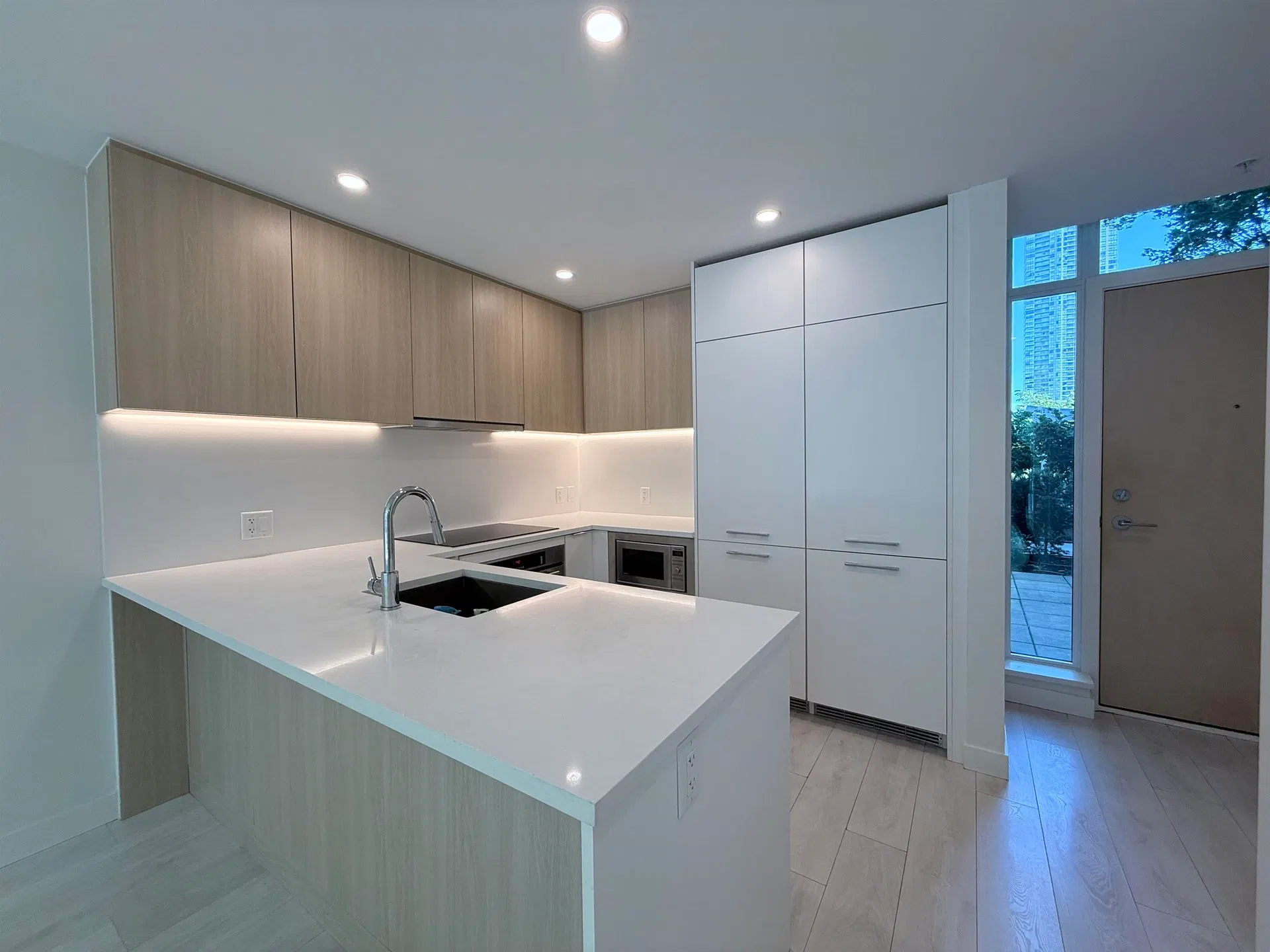 Photo 5 of 29 at TH10 – 10388 133 Street
