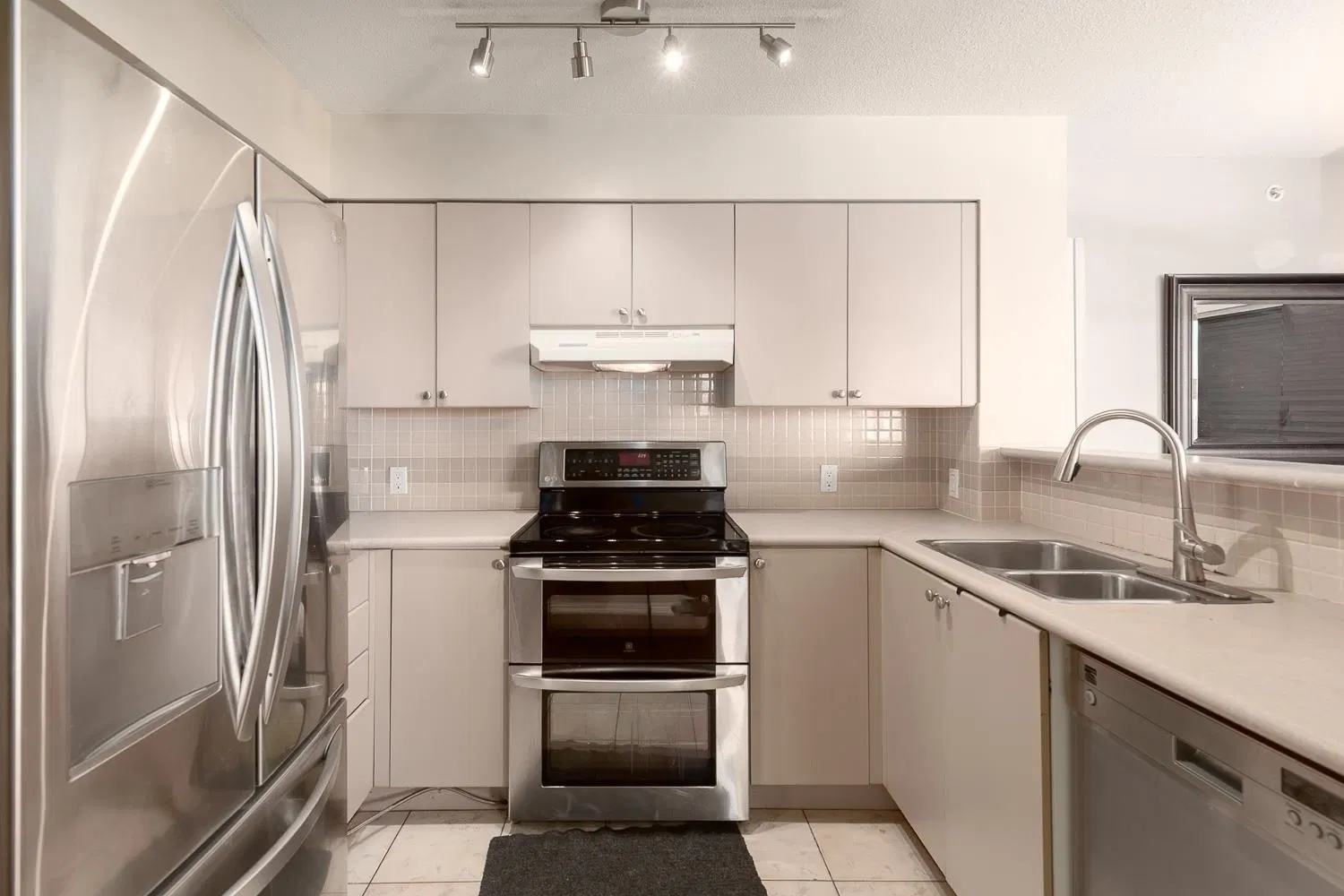 Photo 5 of 23 at #1503 – 1277 Nelson Street