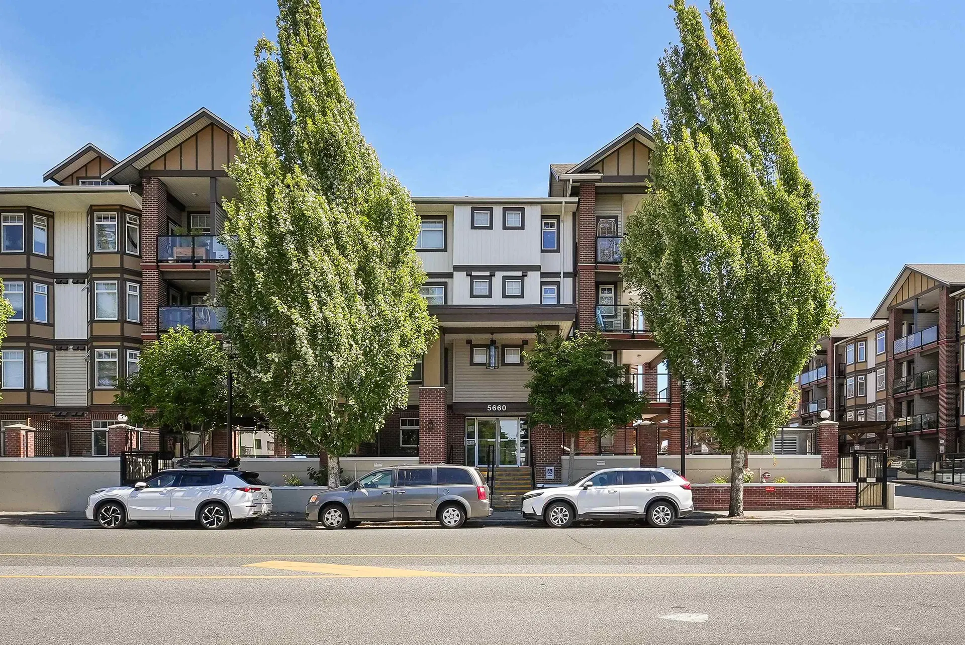 Photo 2 of 18 at #441 – 5660 201a Street