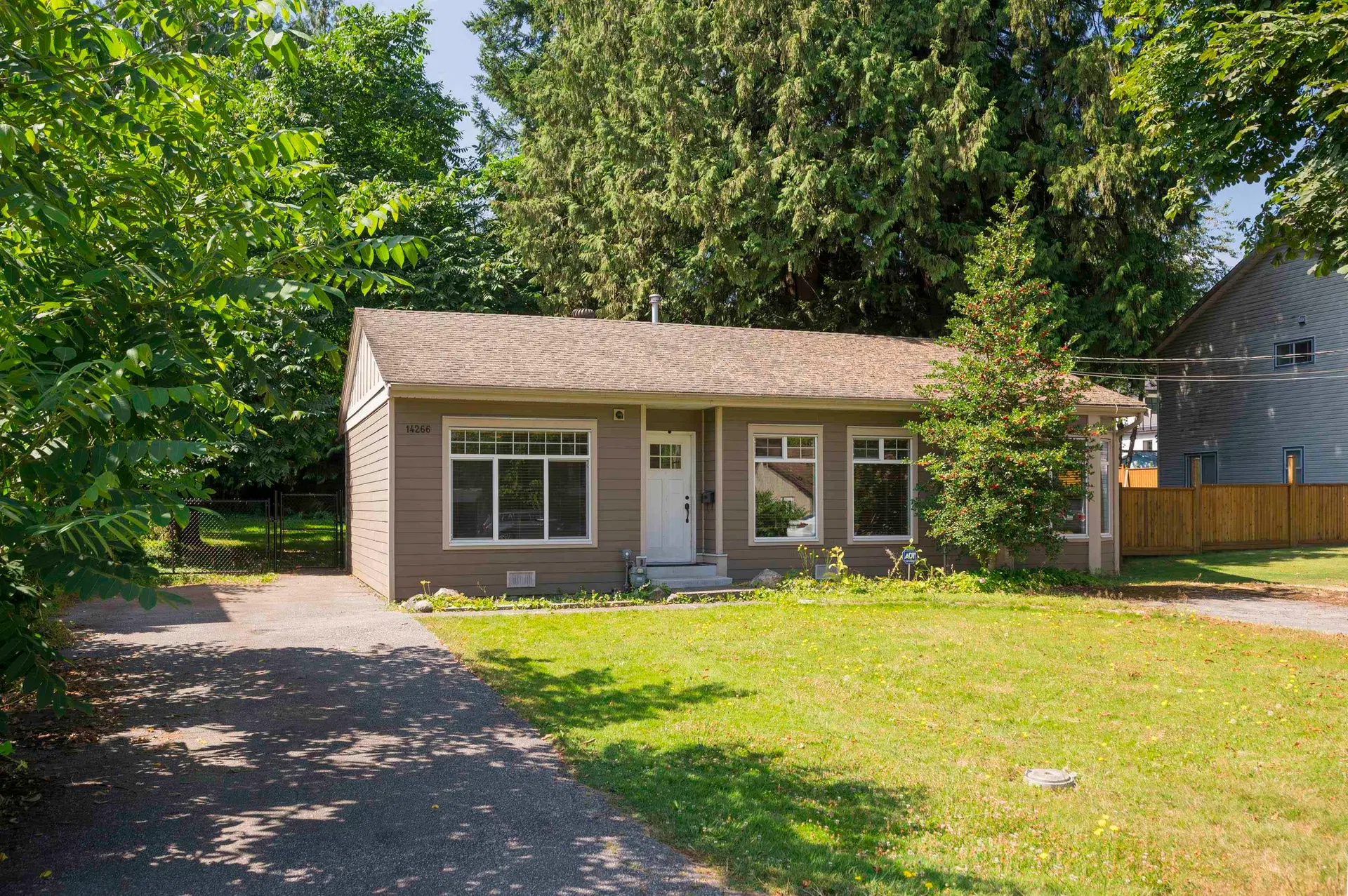 Photo 1 of 28 at 14266 Melrose Drive