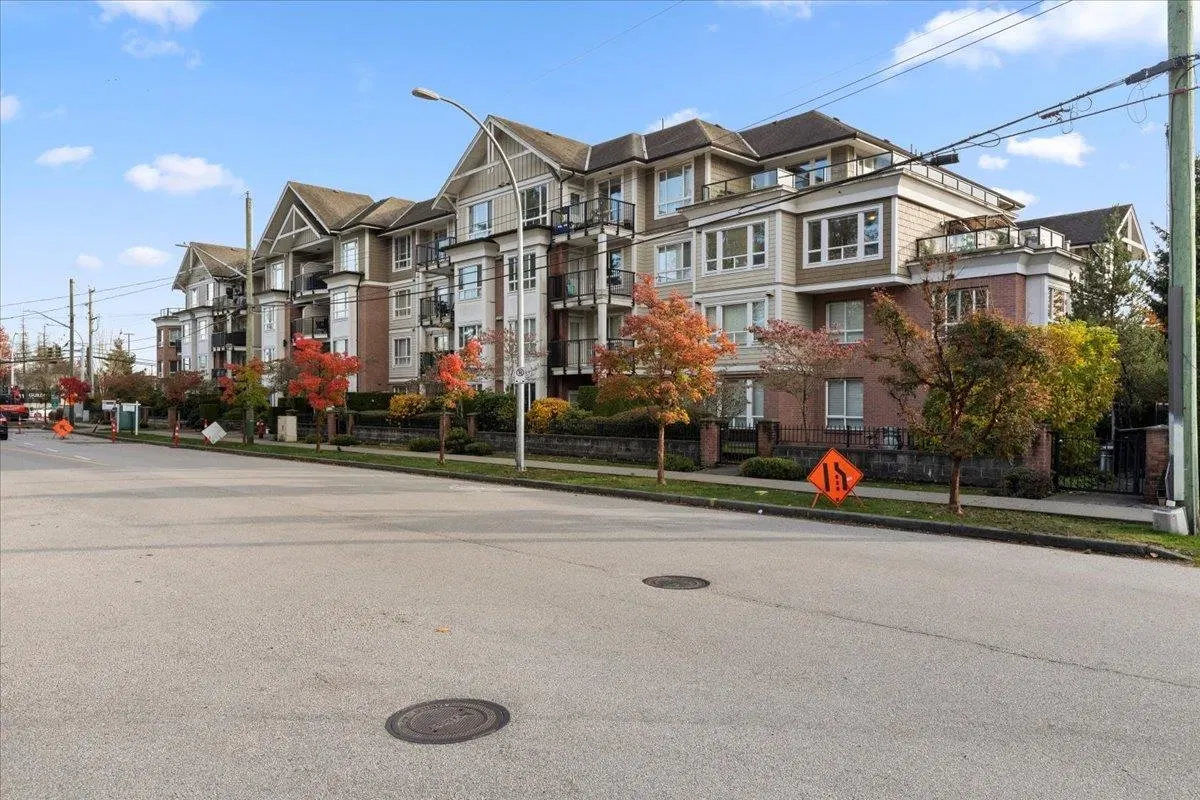 Photo 3 of 34 at #304 – 14960 102a Avenue