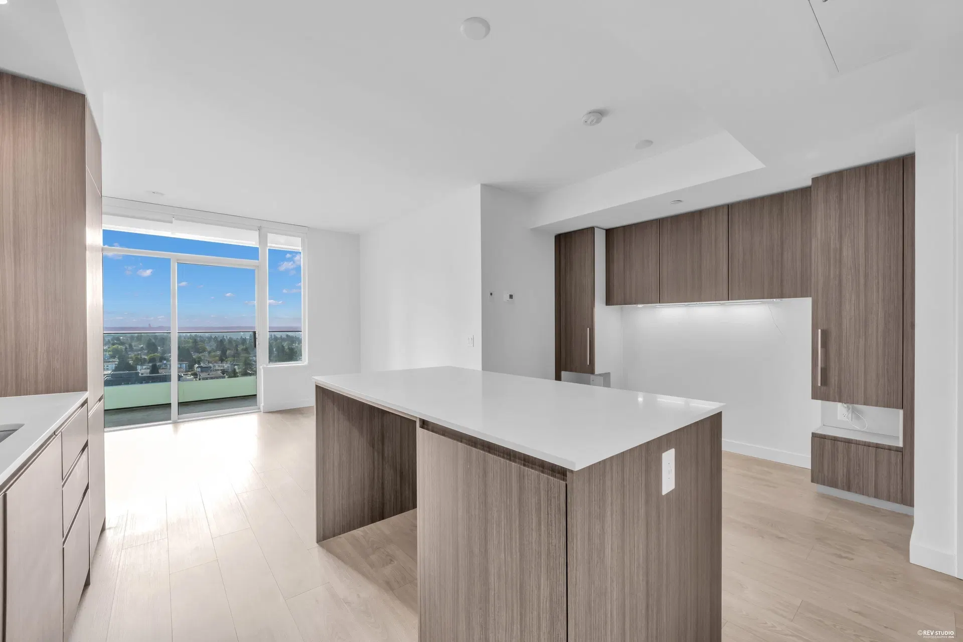 Photo 5 of 34 at #1803 – 6463 Silver Avenue