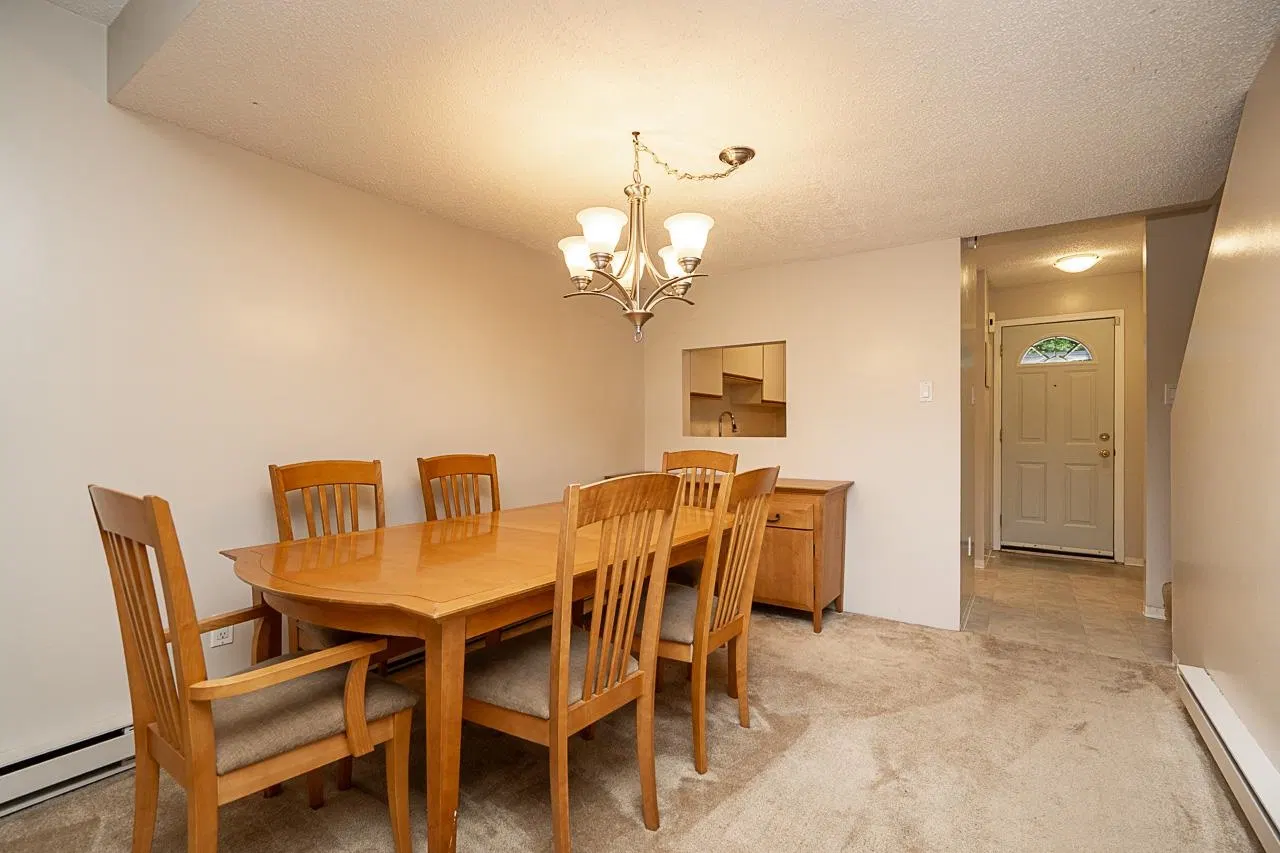 Photo 3 of 35 at 4248 Garden Grove Drive