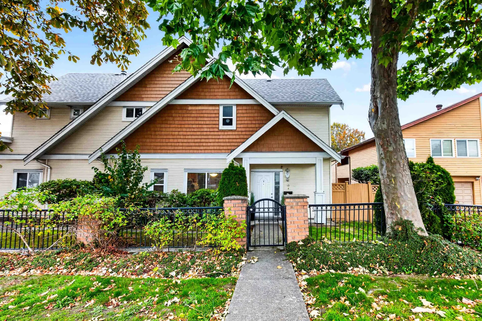Photo 1 of 33 at #1 – 11331 Cambie Road