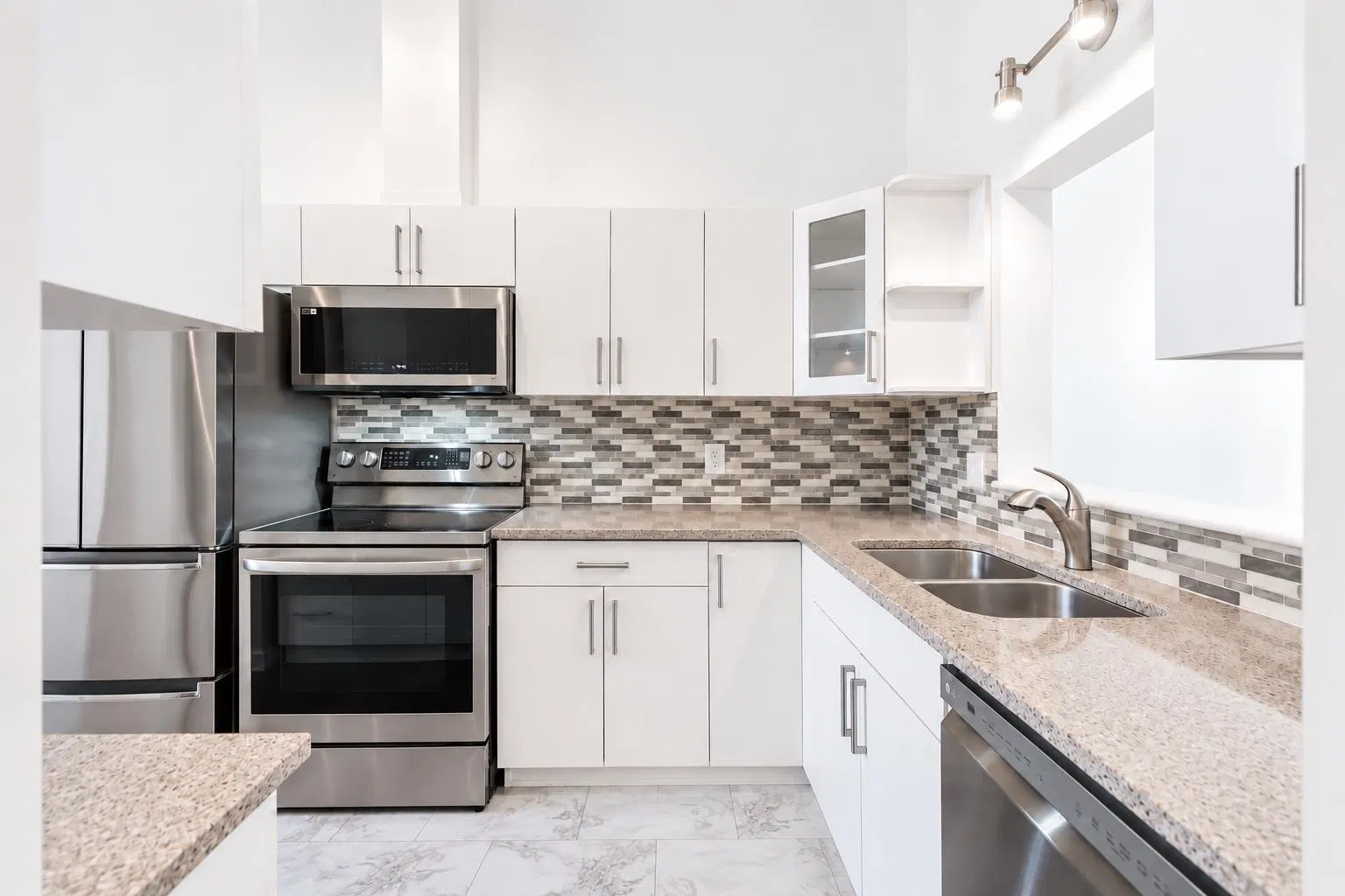 Photo 5 of 33 at #9 – 20788 87 Avenue