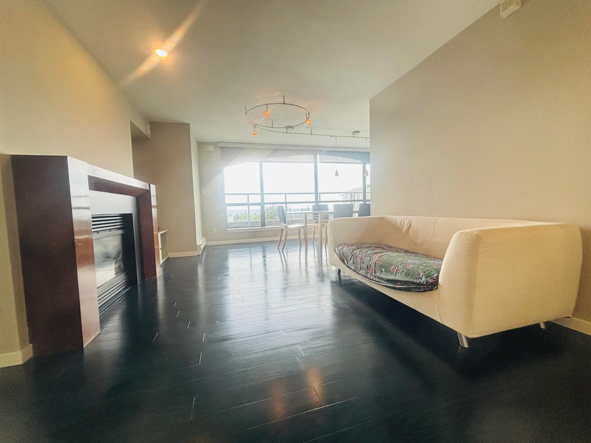 Photo 3 of 33 at #1100 – 5890 Balsam Street