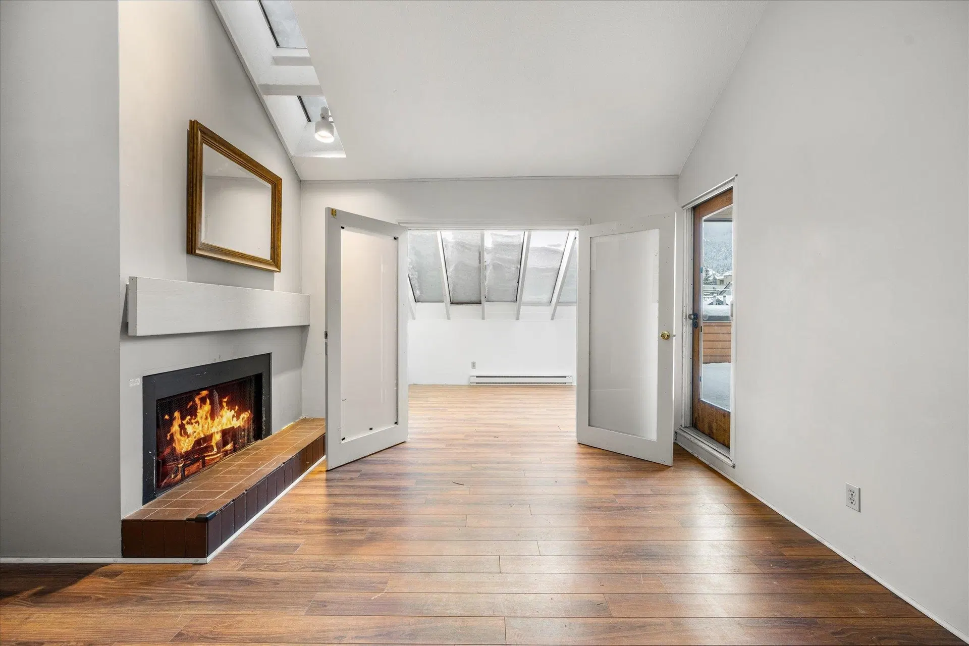 Photo 4 of 27 at #15 – 4211 Sunshine Place