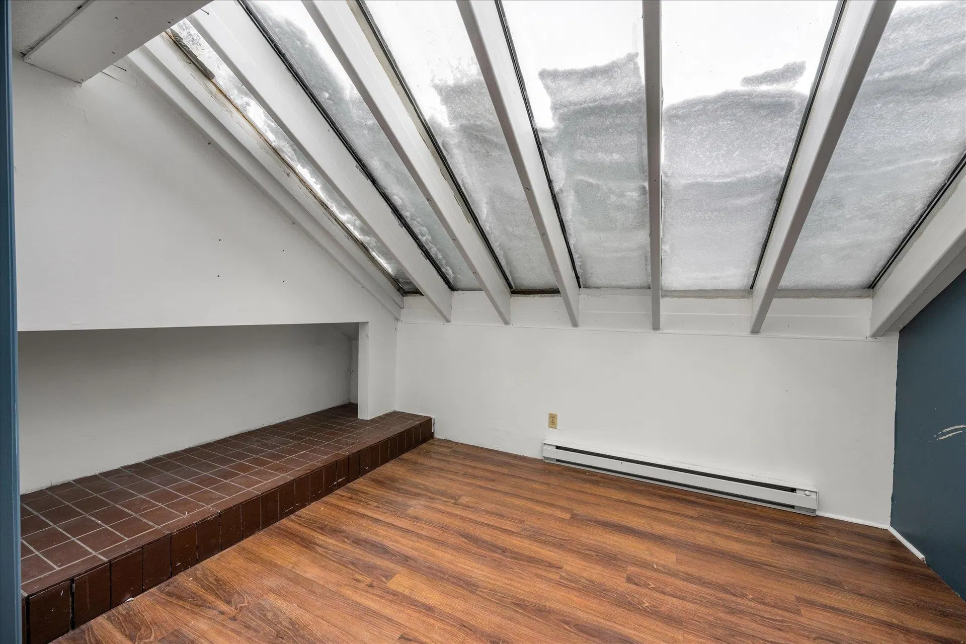 Photo 5 of 27 at #15 – 4211 Sunshine Place