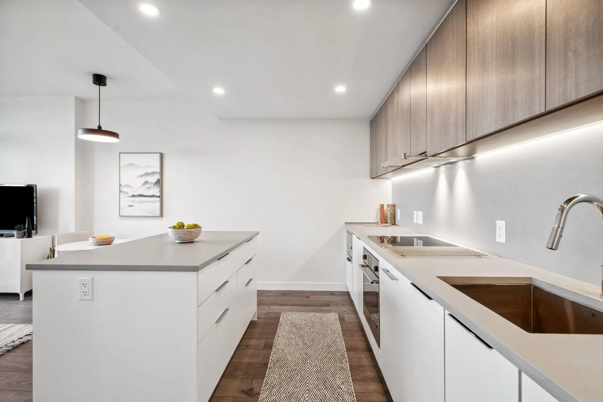 Photo 3 of 11 at #709 – 13318 104 Avenue