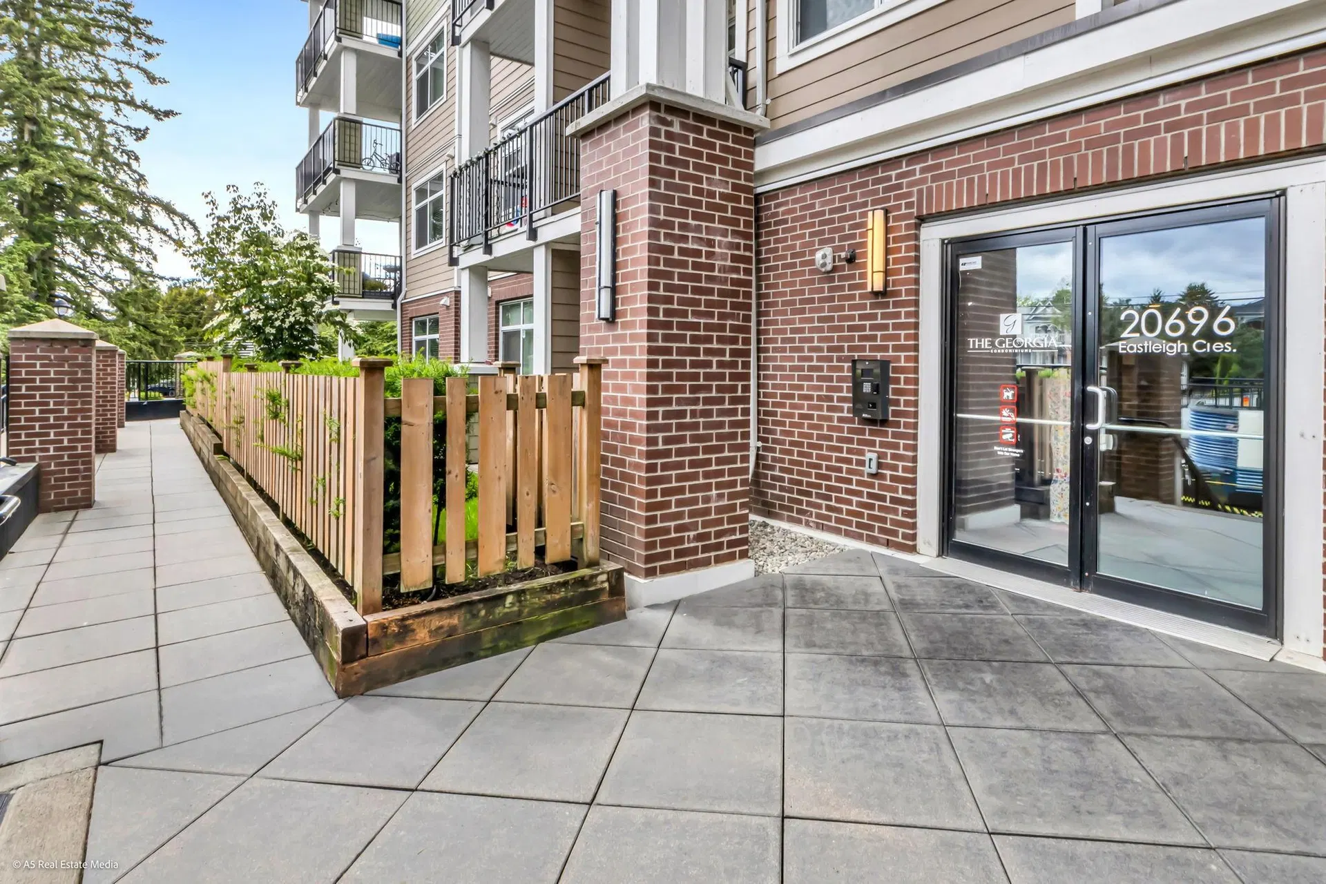 Photo 2 of 33 at #317 – 20696 Eastleigh Crescent