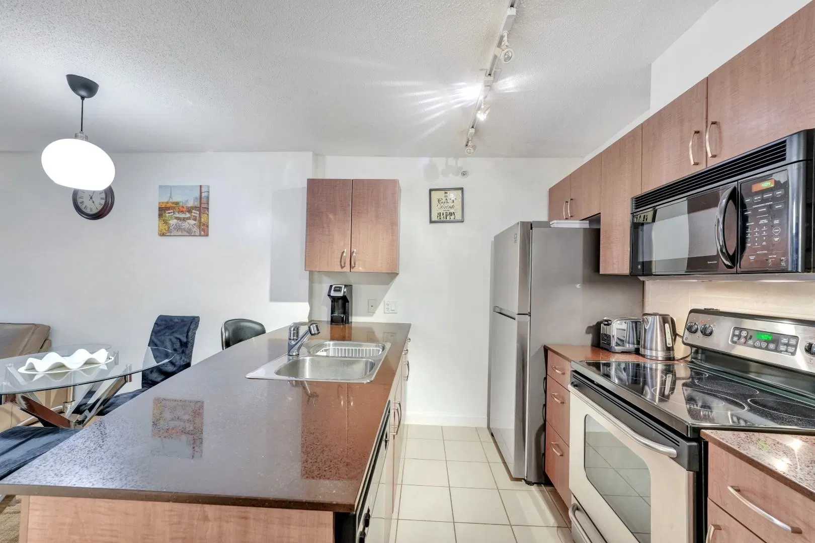 Photo 2 of 21 at #1506 – 610 Granville Street