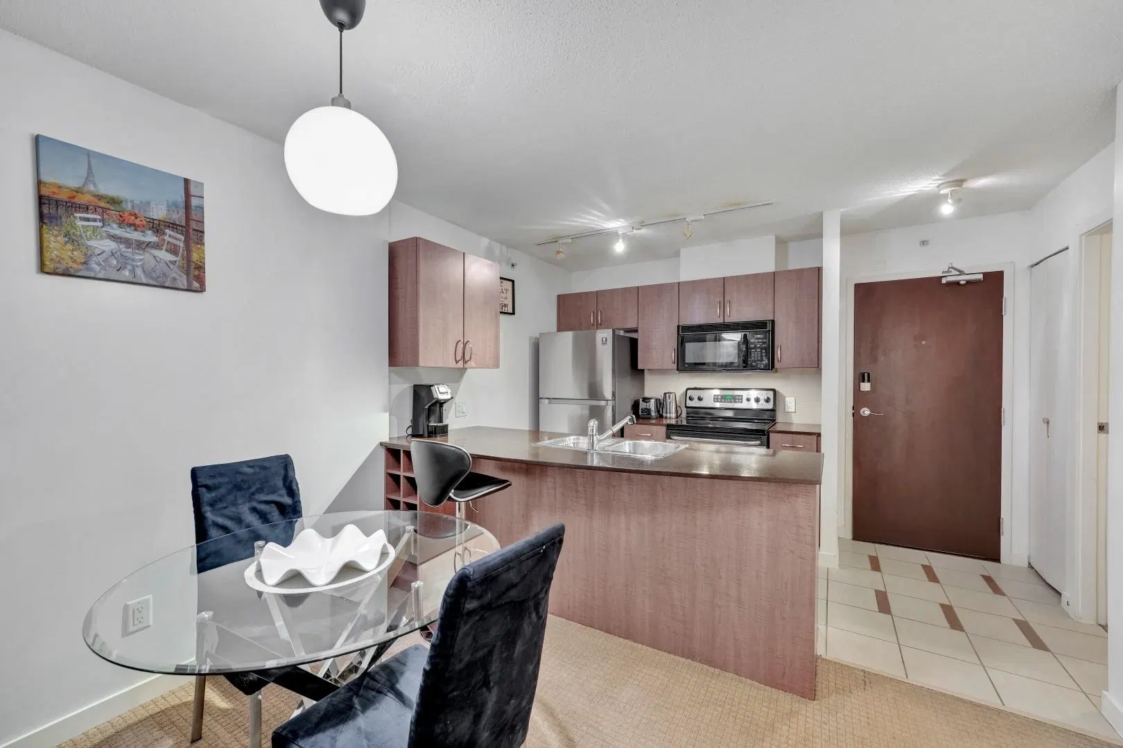 Photo 5 of 21 at #1506 – 610 Granville Street
