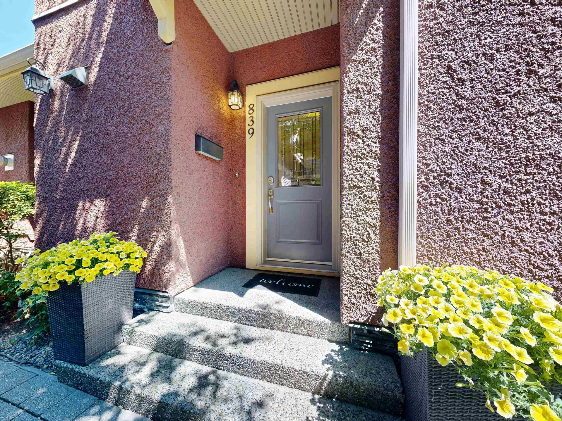 Photo 1 of 36 at 839 W 14th Avenue