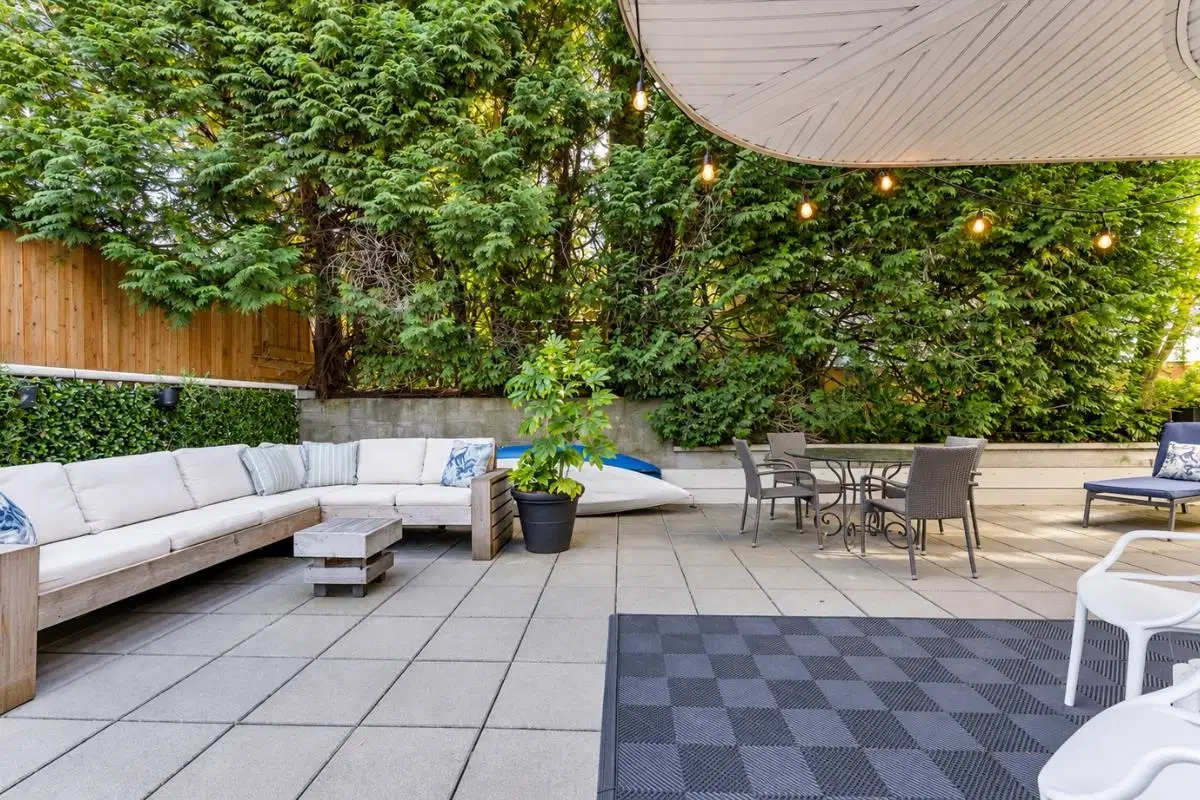 #102 – 320 2nd Street