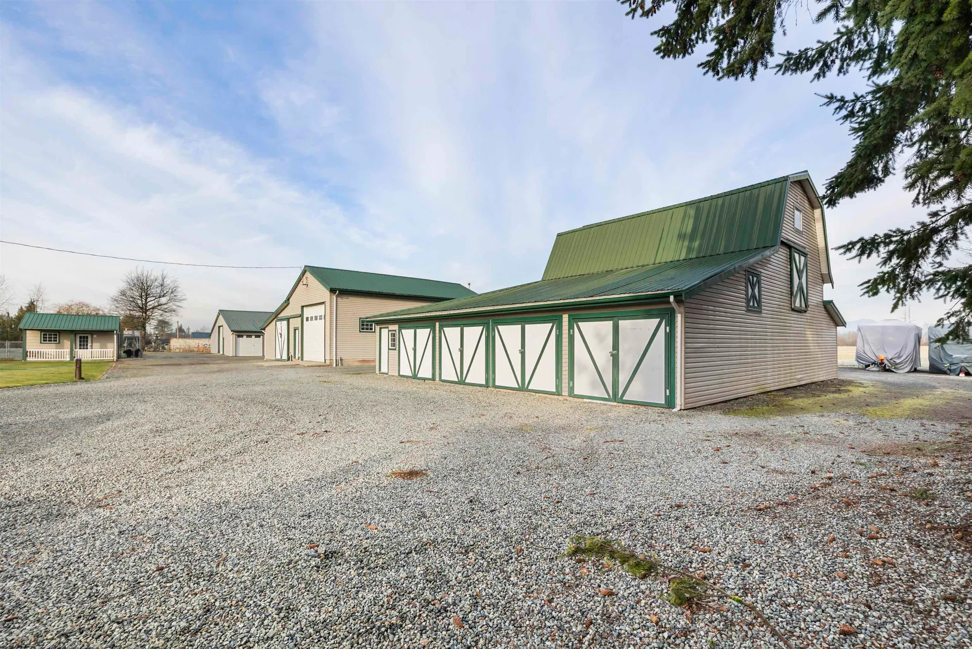 Photo 3 of 40 at 22285 64 Avenue