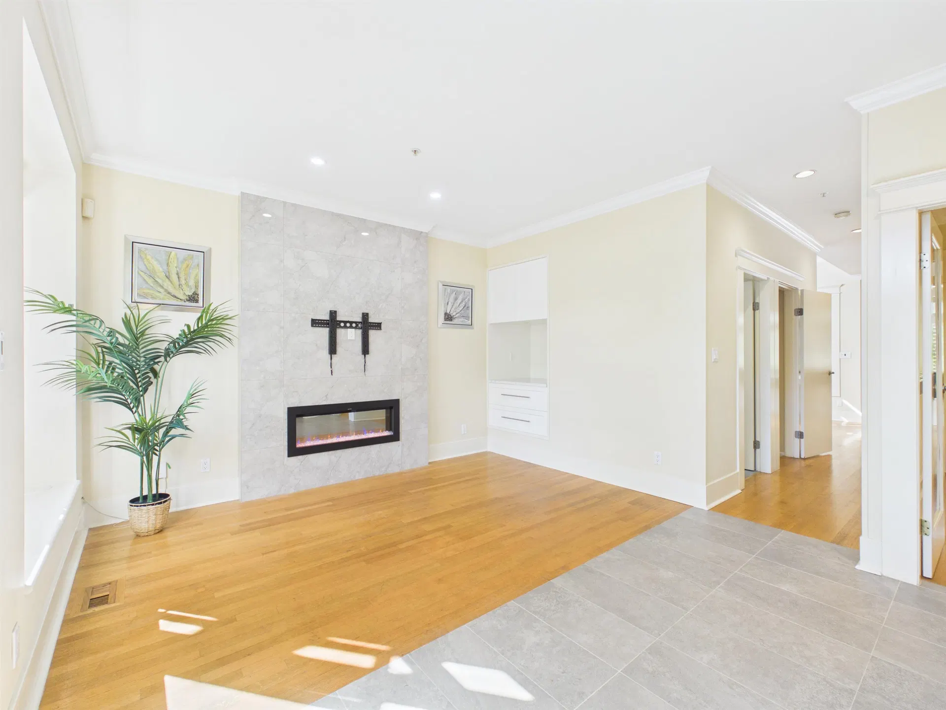 Photo 5 of 40 at 4420 Collingwood Street