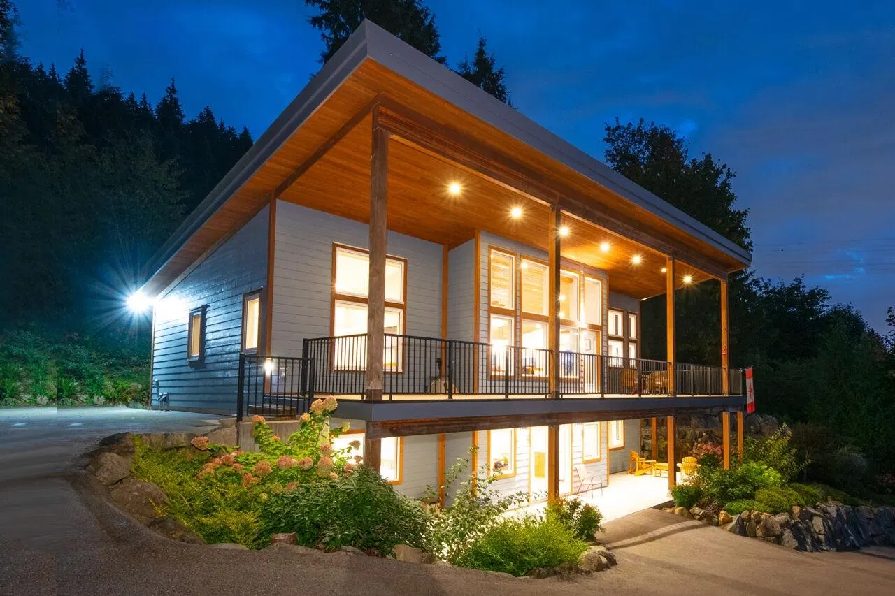 Photo 4 of 40 at 3642 Bedwell Bay Road