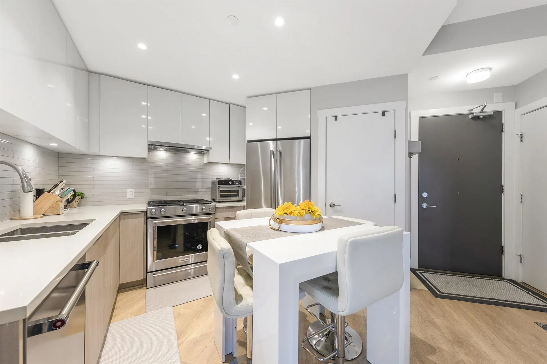 Photo 4 of 22 at #413 – 3588 Sawmill Crescent