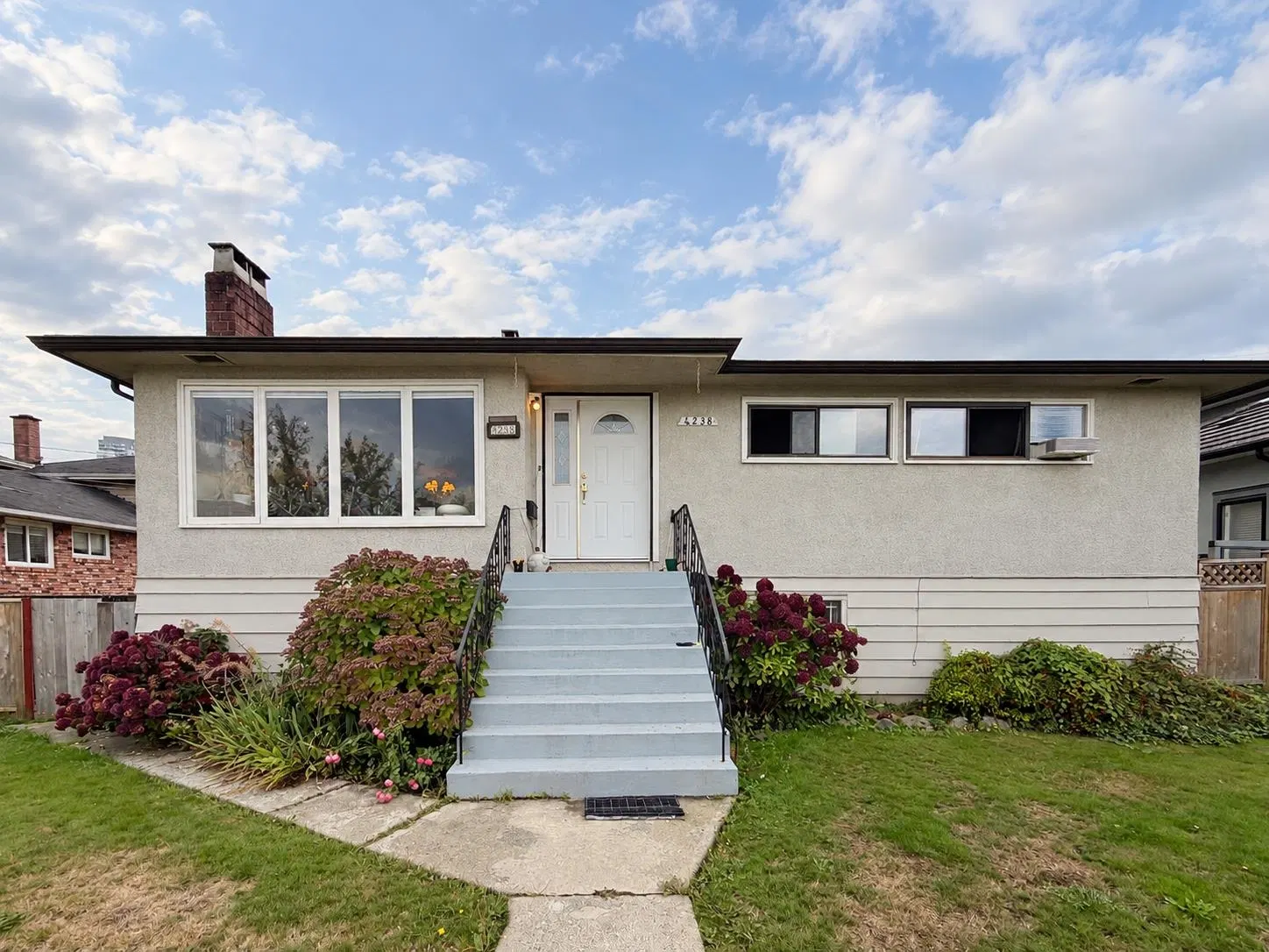 Photo 1 of 25 at 4238 Price Crescent