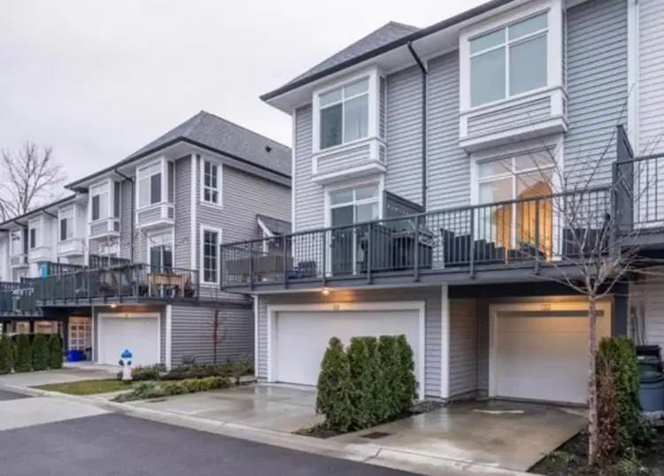 #25 – 2838 Livingstone Avenue
