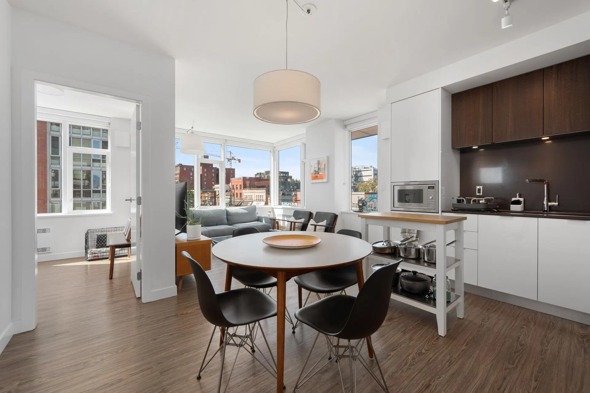 #414 – 209 7th Avenue