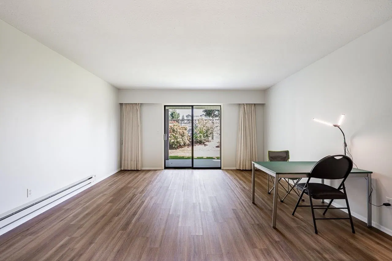 Photo 4 of 28 at #25 – 32718 Garibaldi Drive