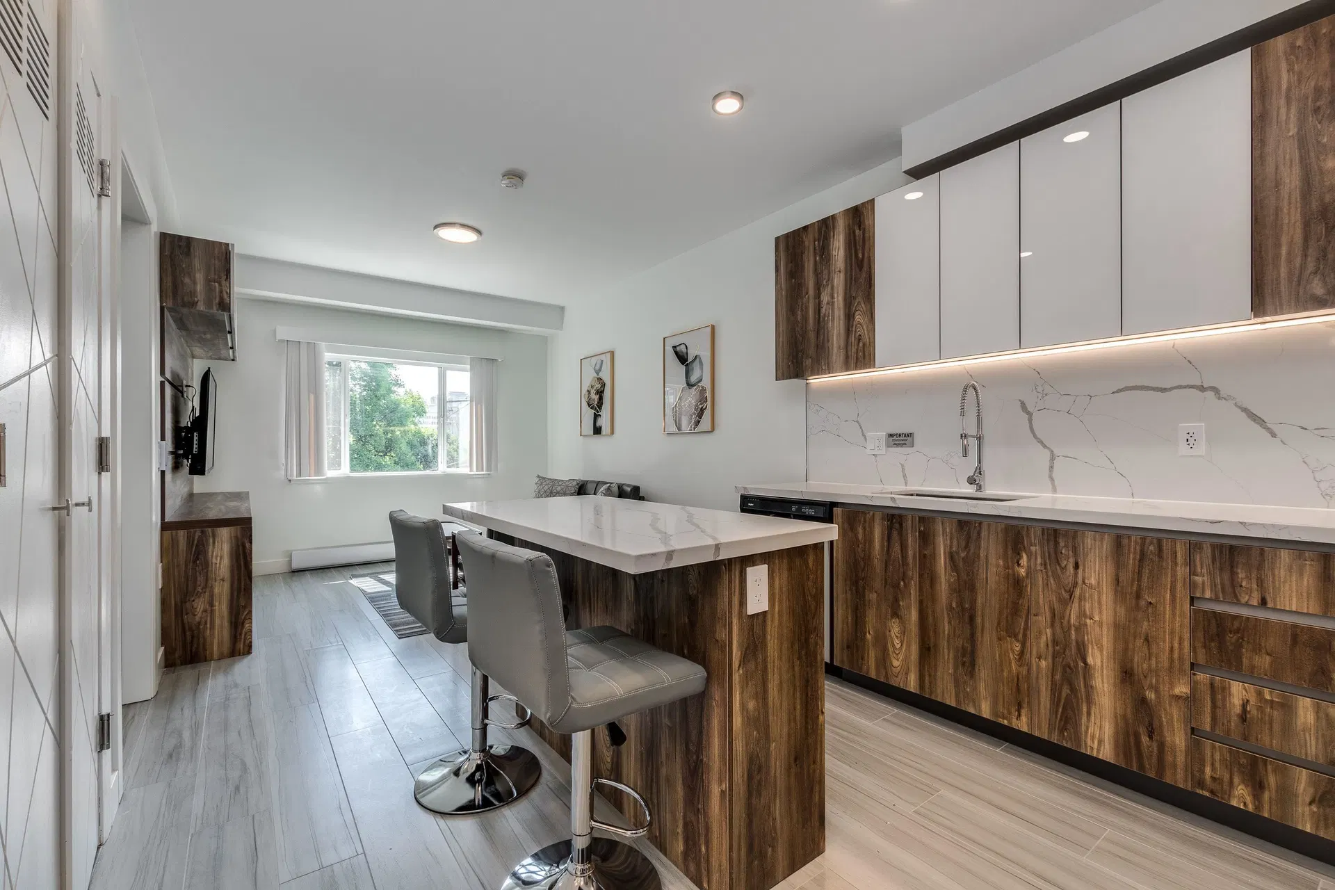 Photo 3 of 22 at #207 – 1168 Pendrell Street