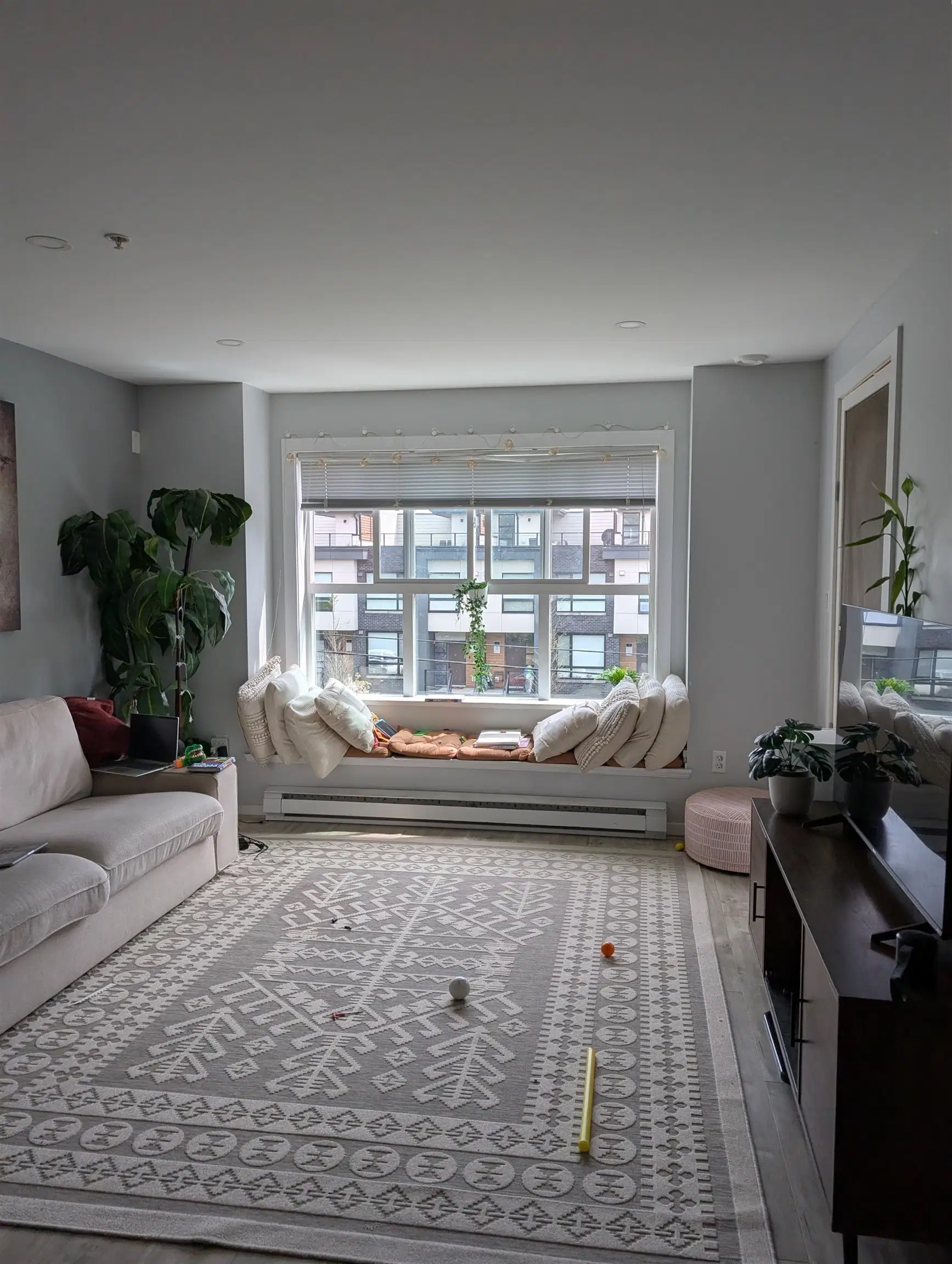 #309 – 5889 Irmin Street