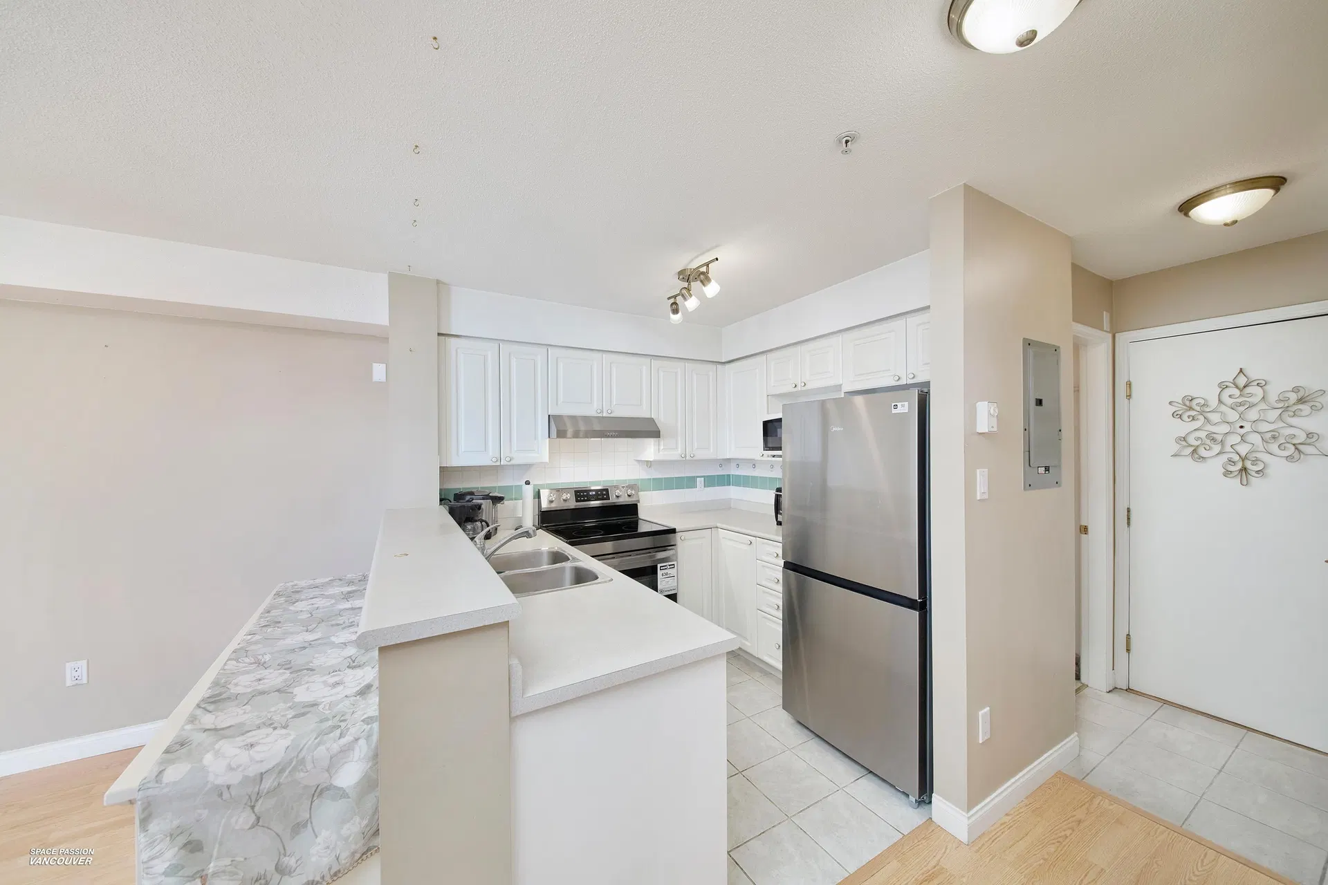Photo 2 of 24 at #301 – 8989 Hudson Street