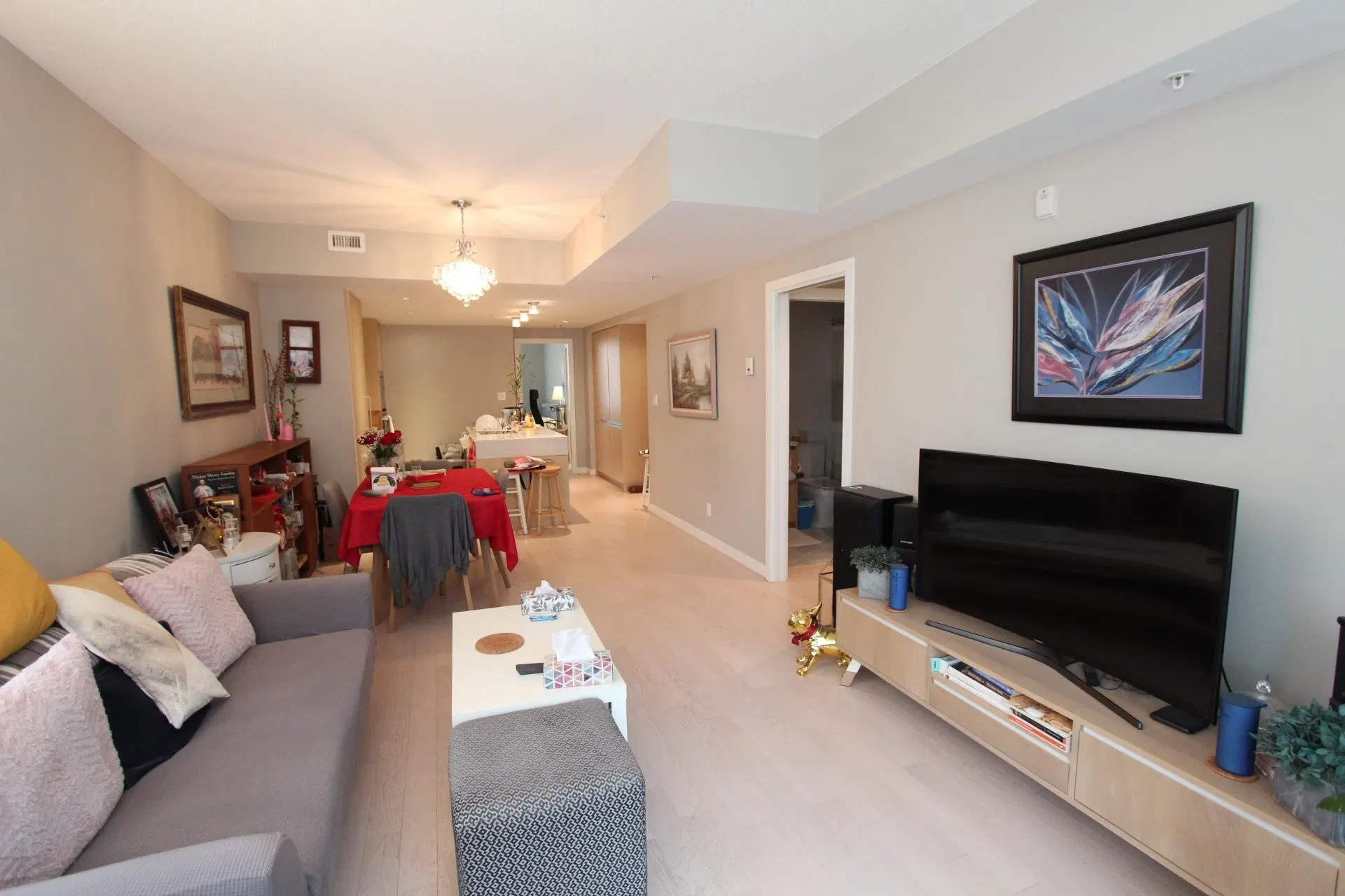 Photo 4 of 22 at #202 – 505 W 30th Avenue