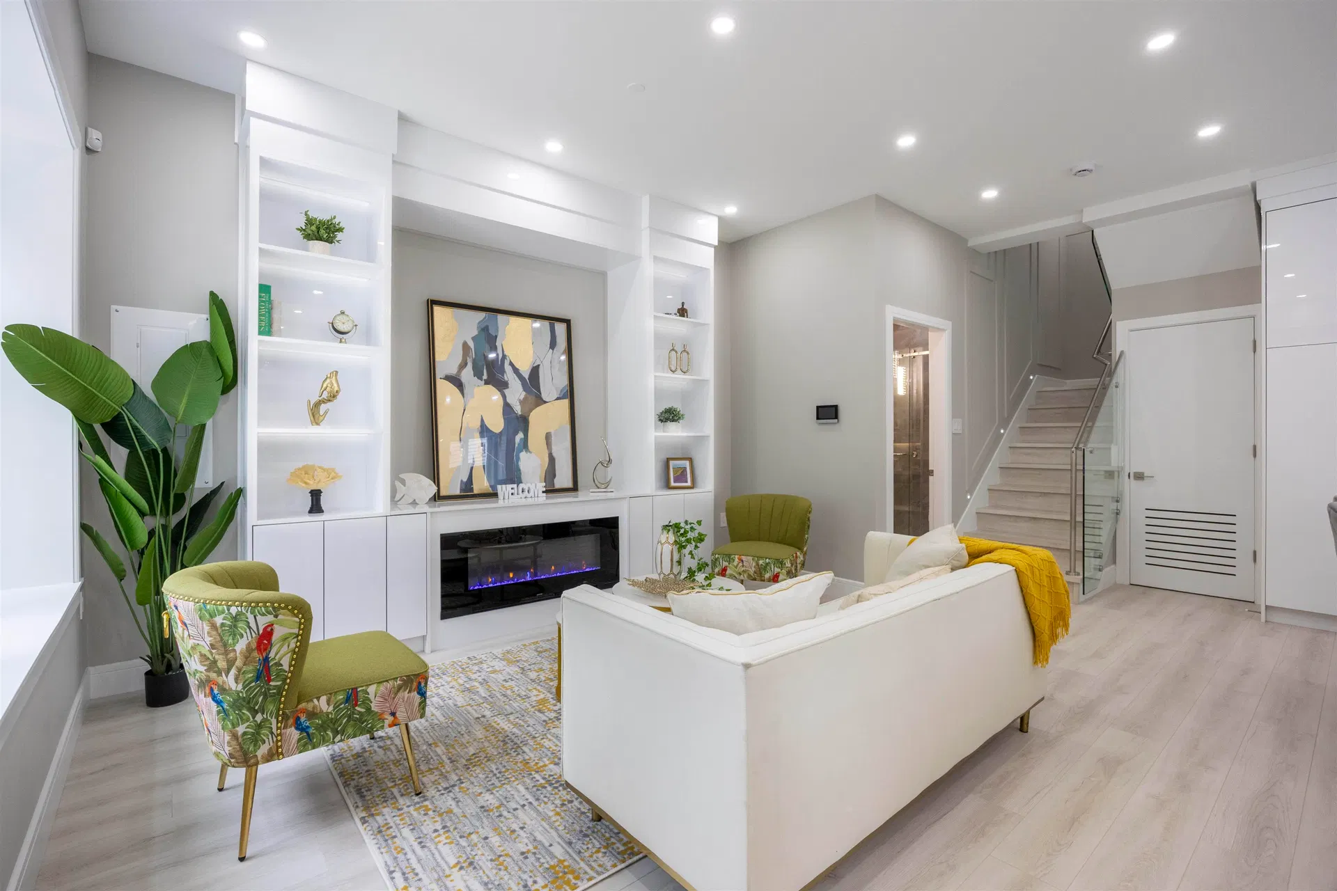 #1 – 5808 Lanark Street