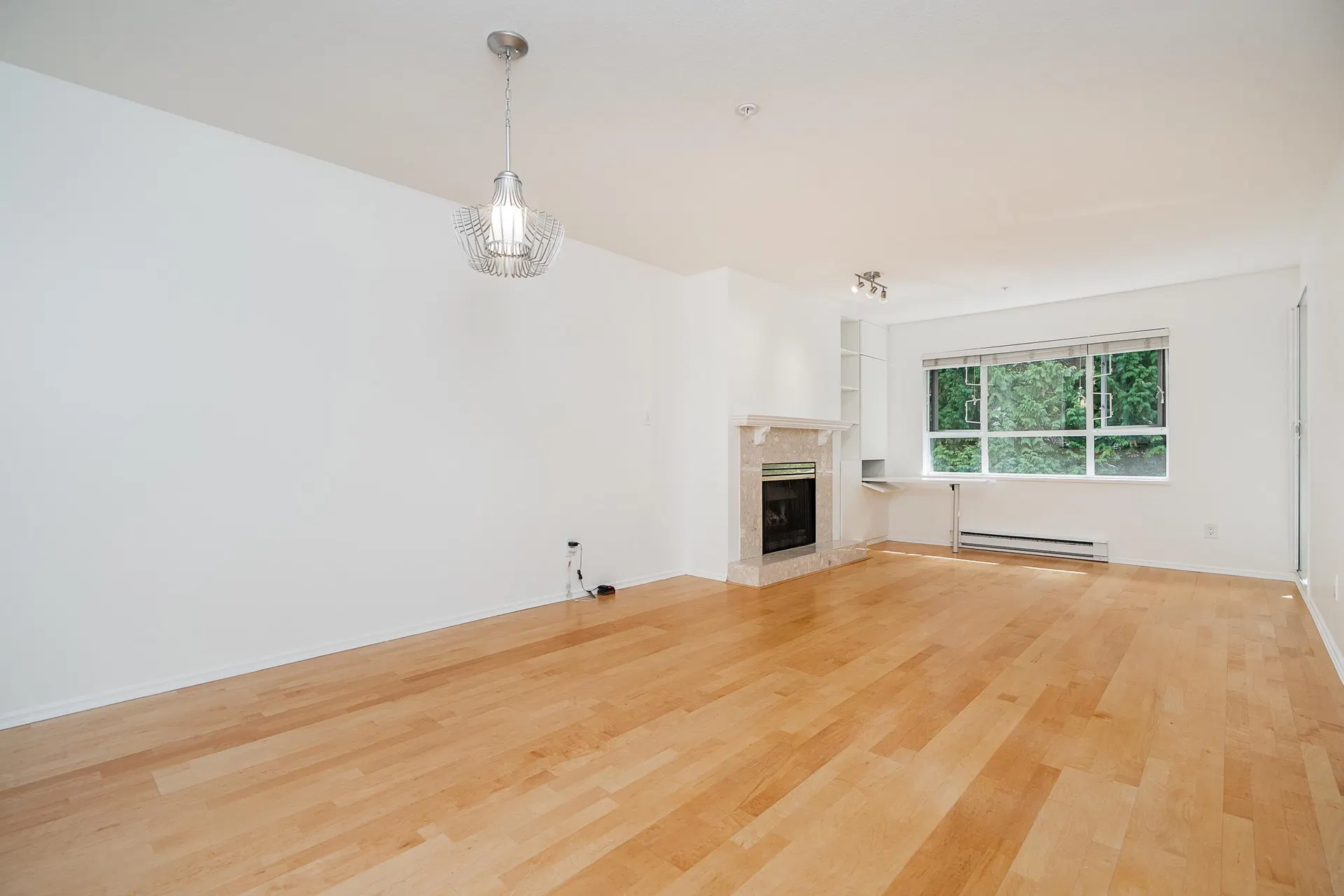 Photo 2 of 39 at #302 – 5577 Smith Avenue