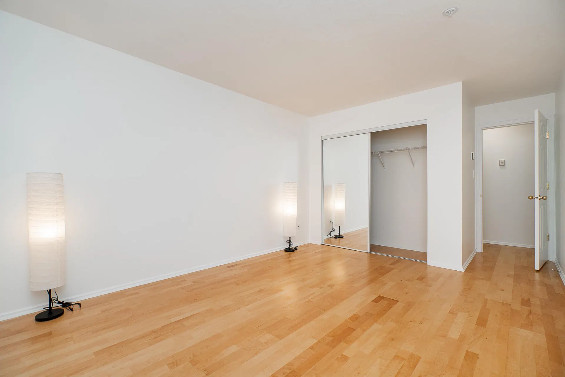 Photo 4 of 39 at #302 – 5577 Smith Avenue