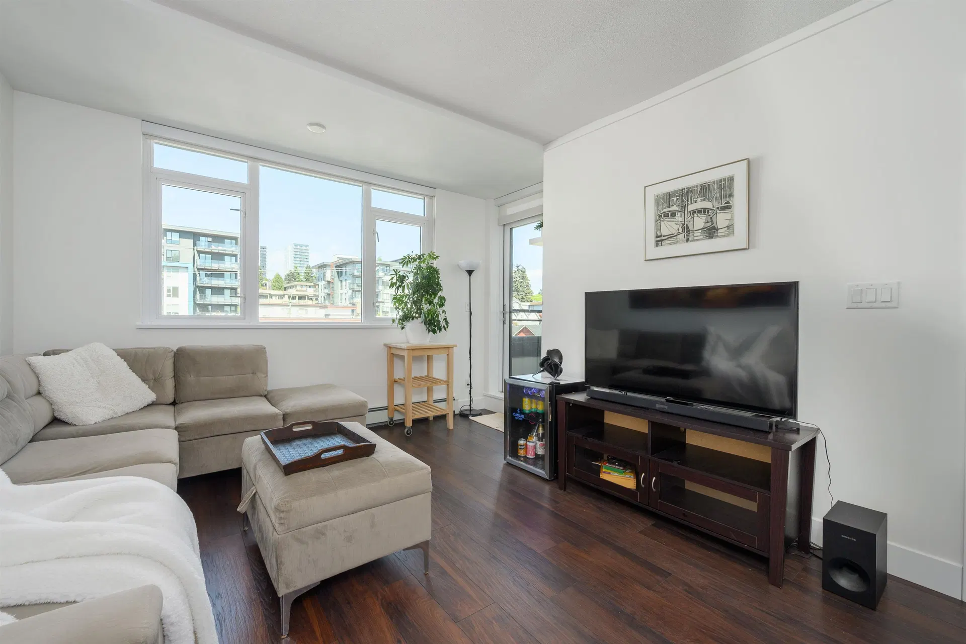Photo 4 of 40 at #504 – 131 E 3rd Street