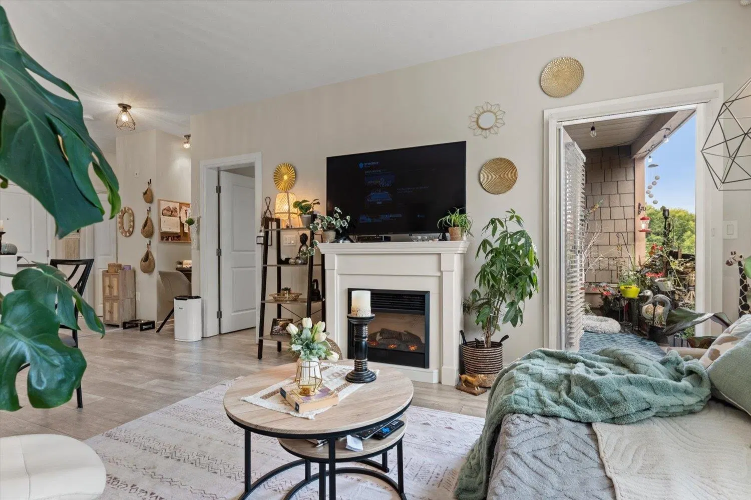 Photo 5 of 32 at #308 – 45530 Market Way