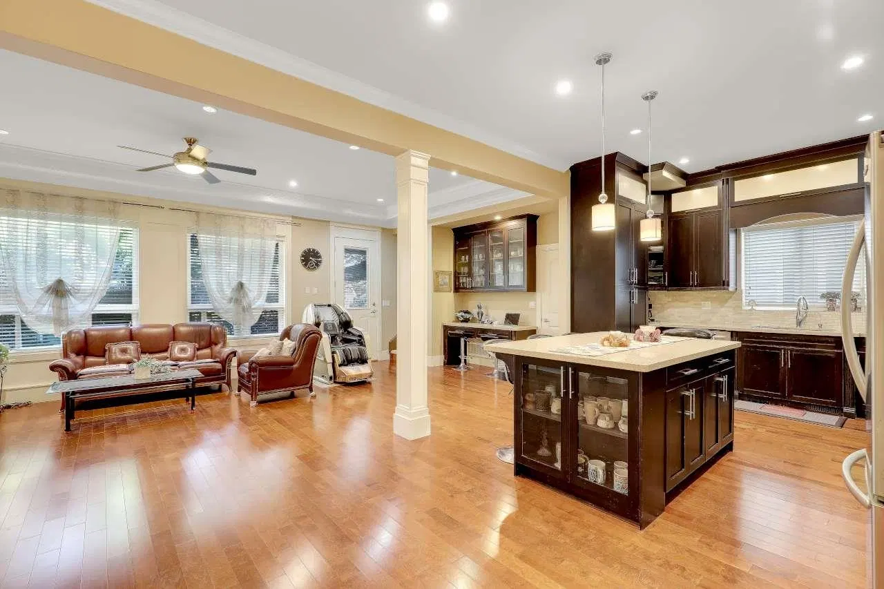 Photo 5 of 40 at 21135 77a Avenue