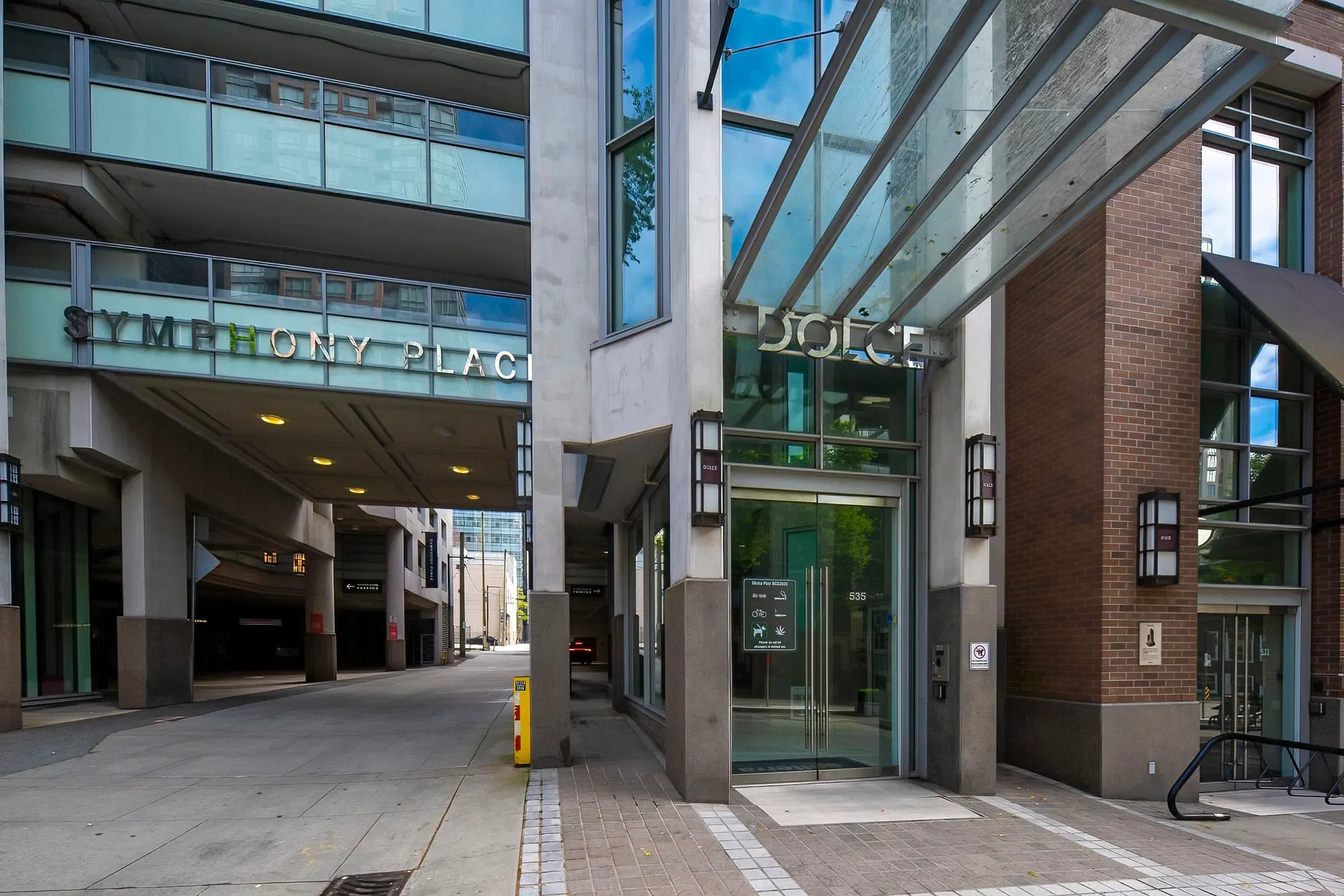 Photo 3 of 27 at #2306 – 535 Smithe Street