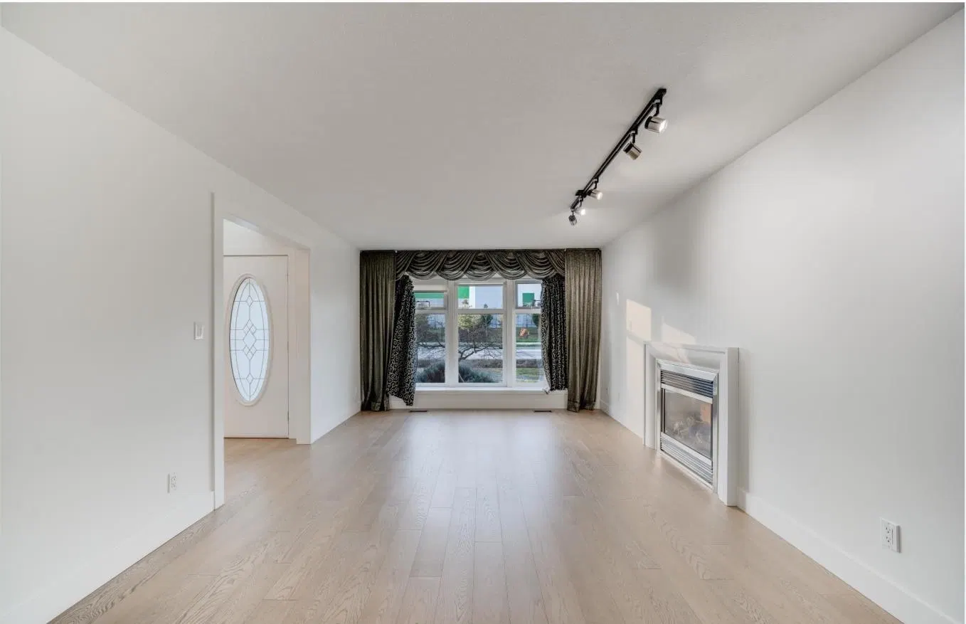 Photo 5 of 34 at 3464 196 Street