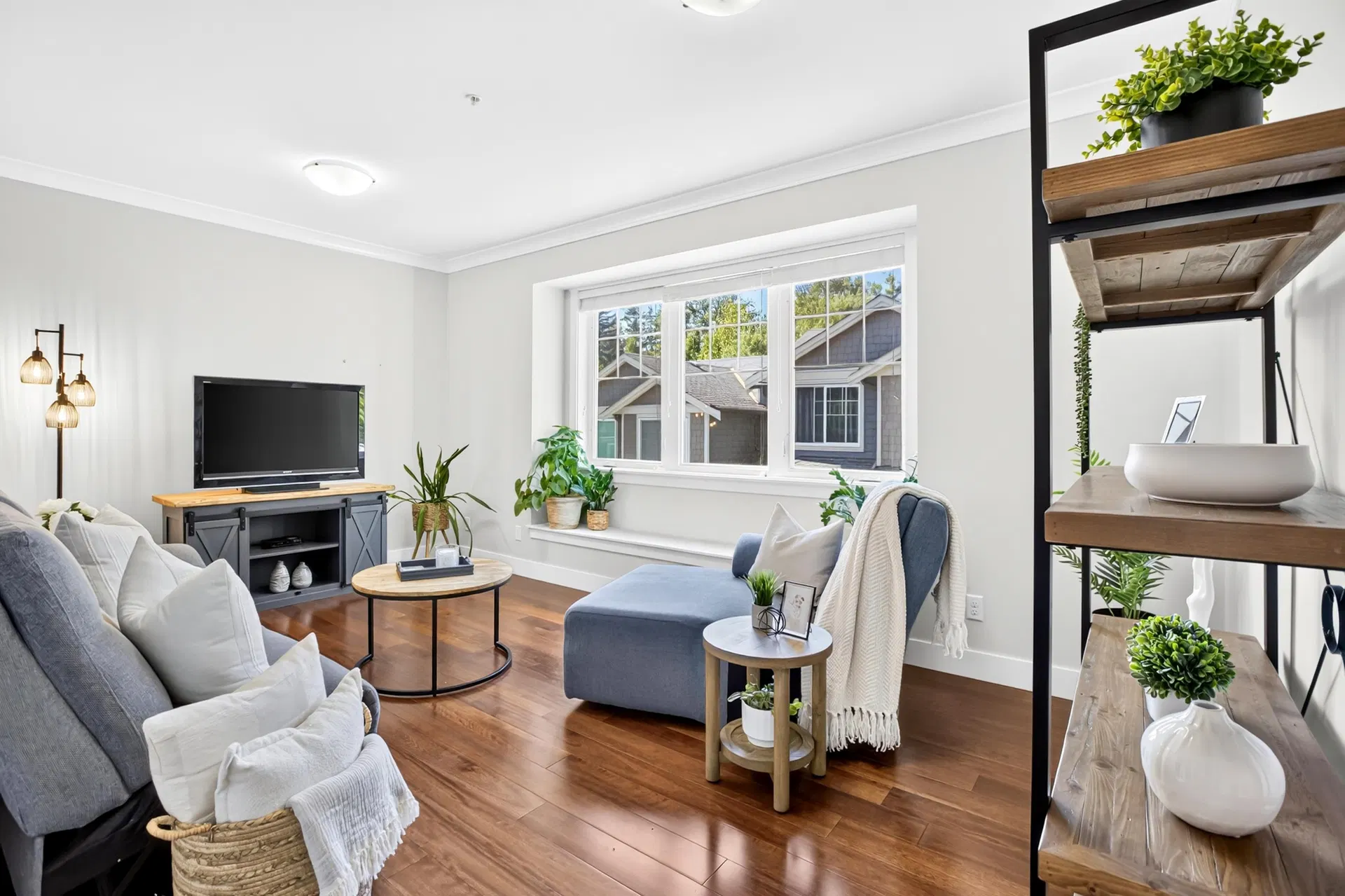 Photo 5 of 40 at #15 – 11384 Burnett Street