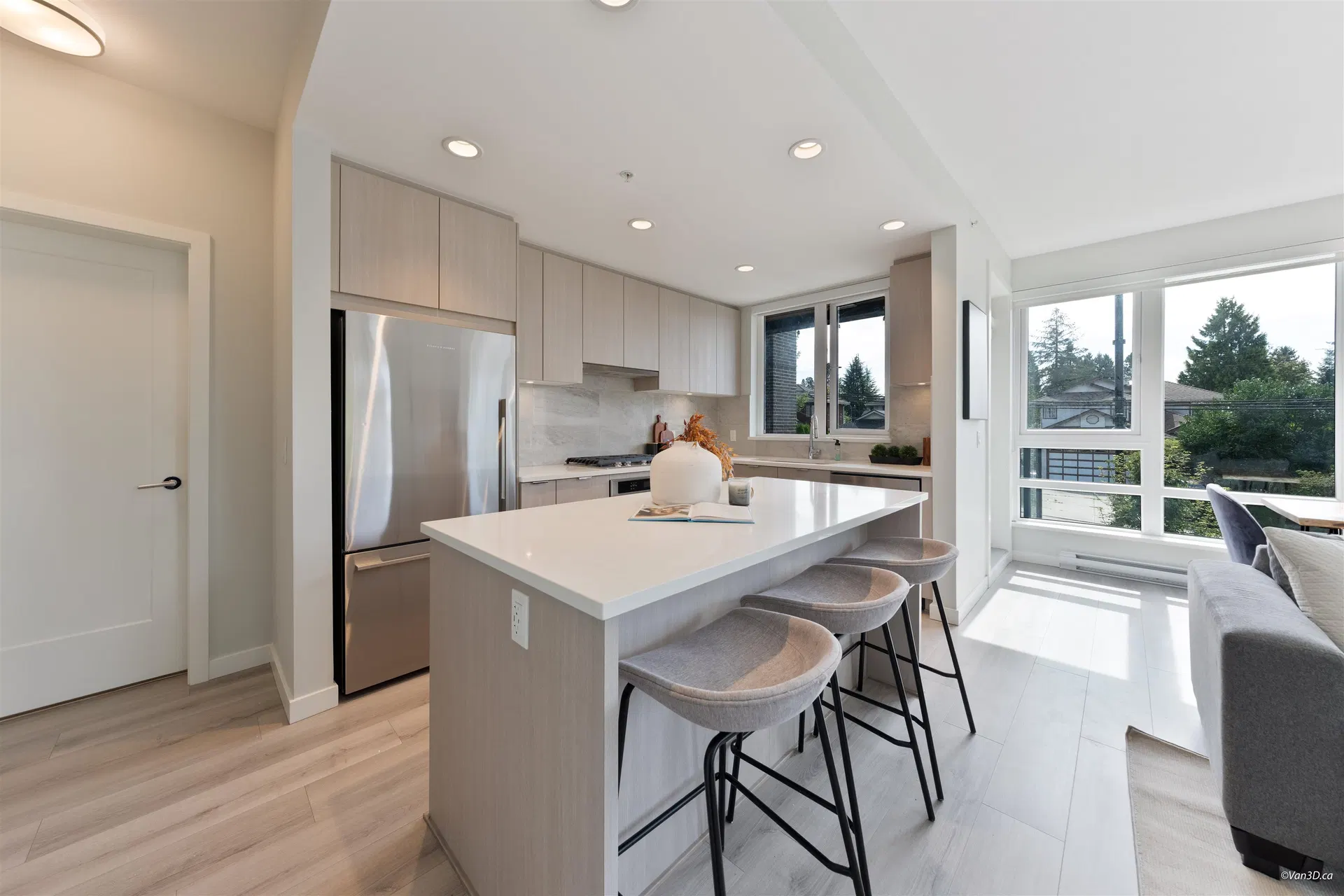 #214 – 615 Cottonwood Avenue