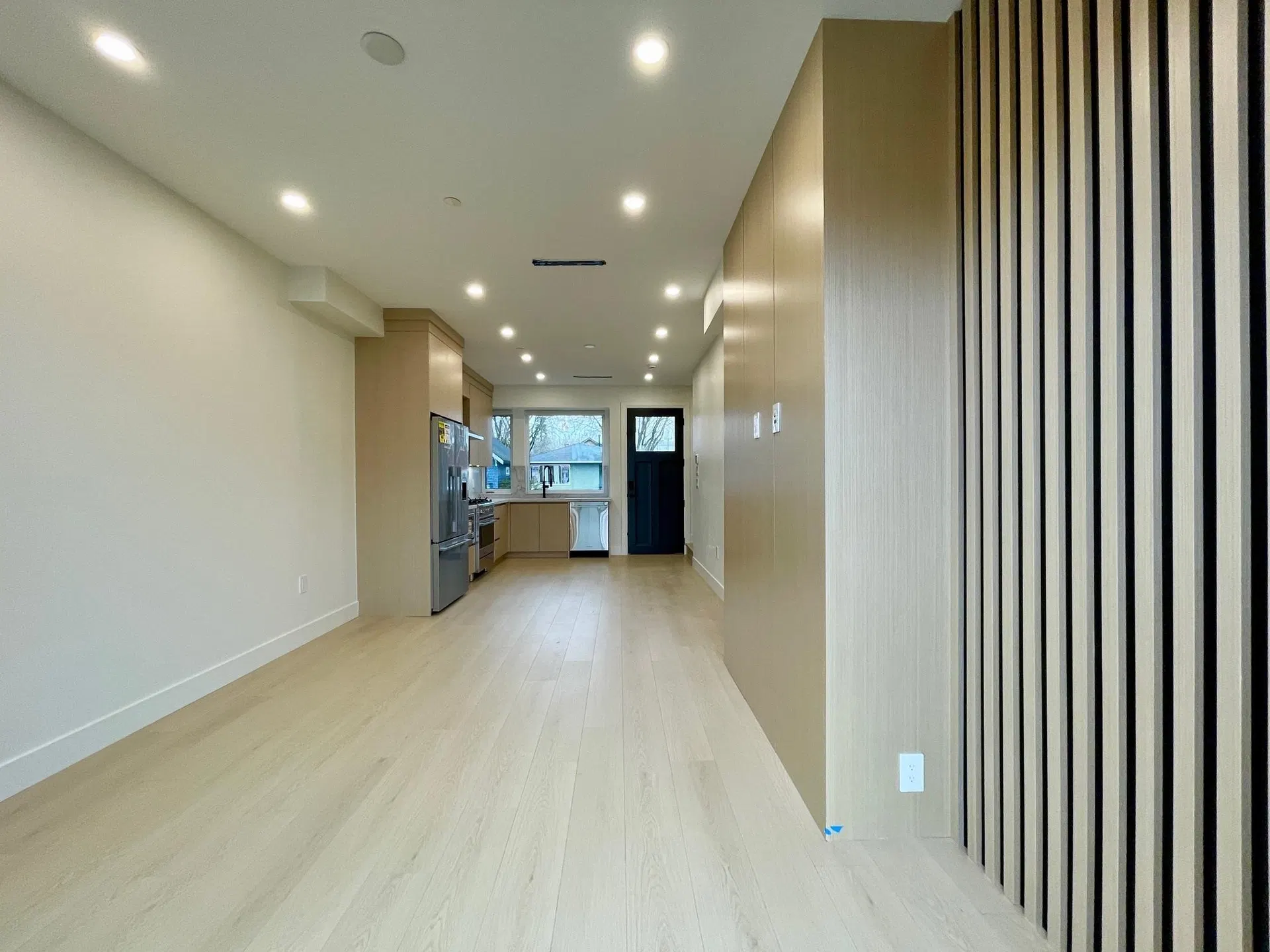 Photo 3 of 12 at 162 E 43rd Avenue