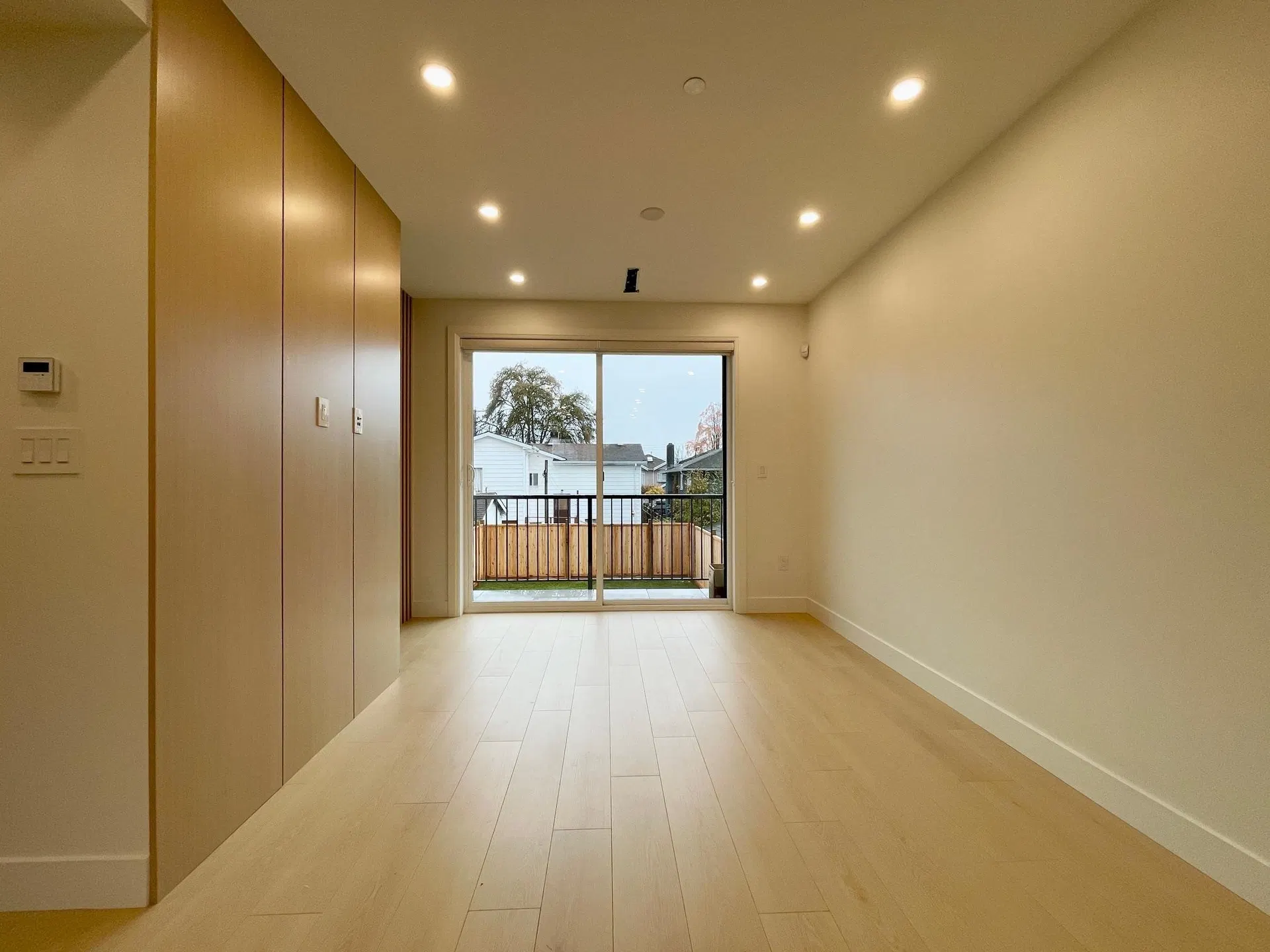 Photo 5 of 12 at 162 E 43rd Avenue