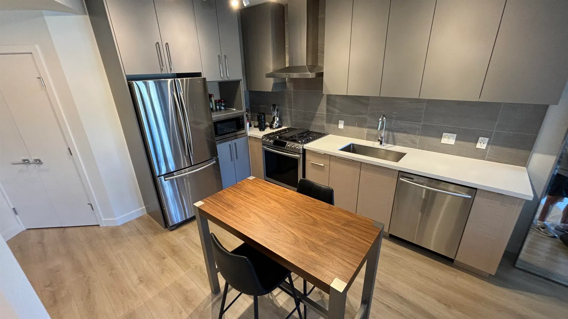 Photo 2 of 6 at #401 – 603 Regan Avenue