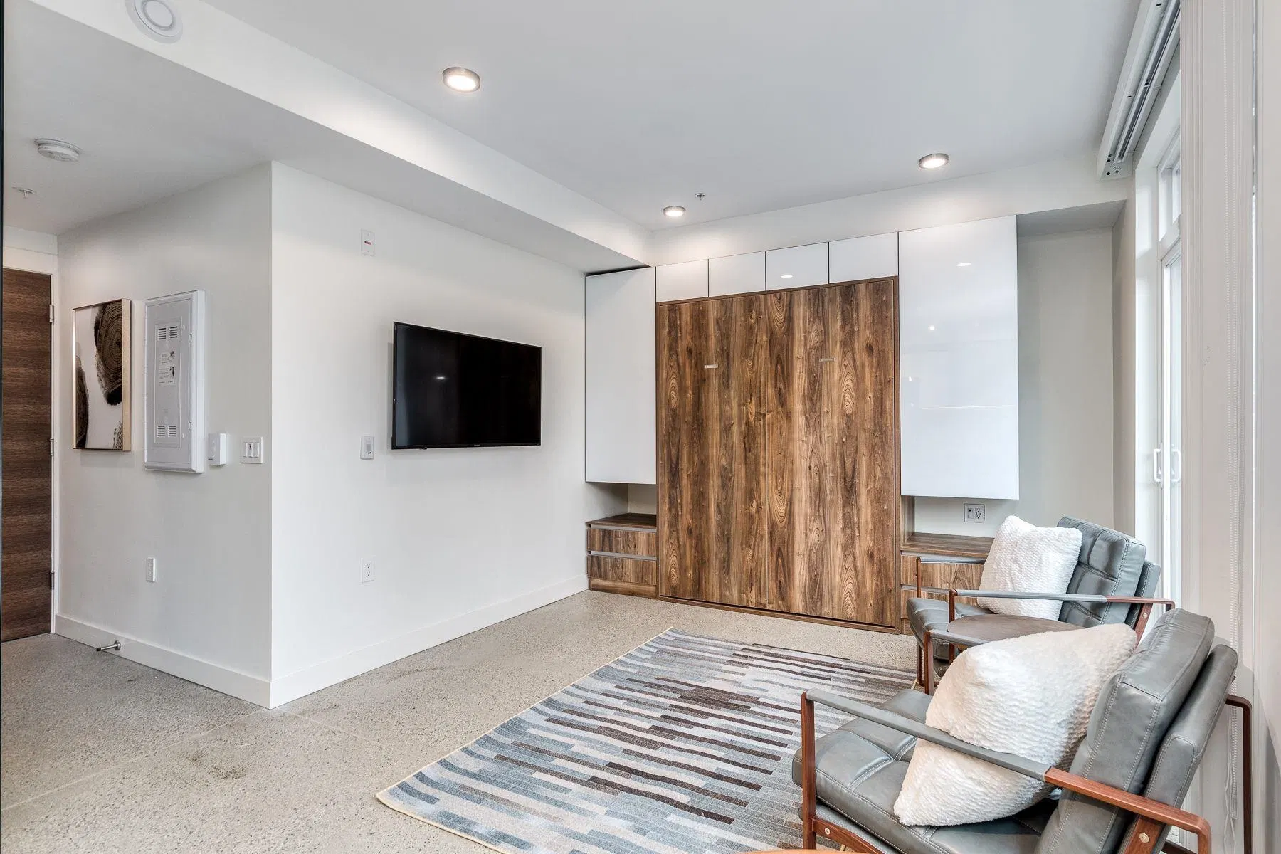 Photo 4 of 19 at #001 – 1170 Barclay Street