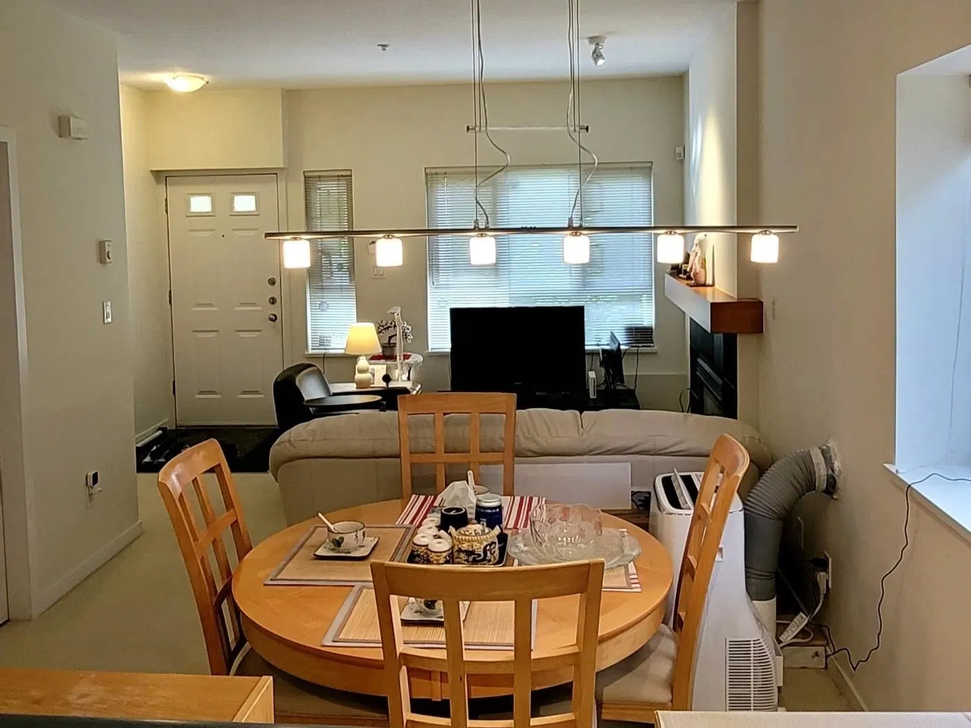 Photo 5 of 30 at 3238 E 54th Avenue