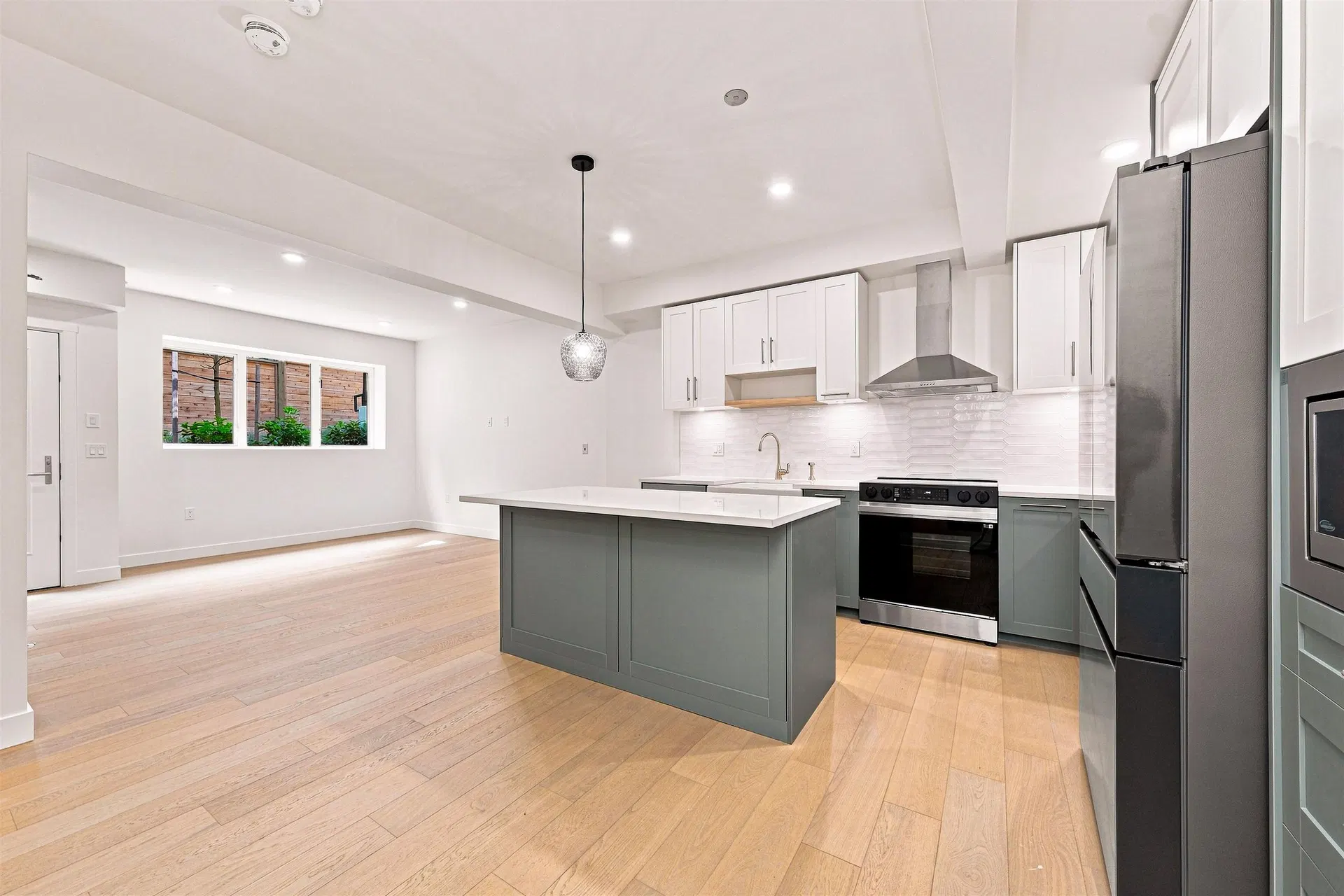 Photo 4 of 26 at 101 Cunningham Street