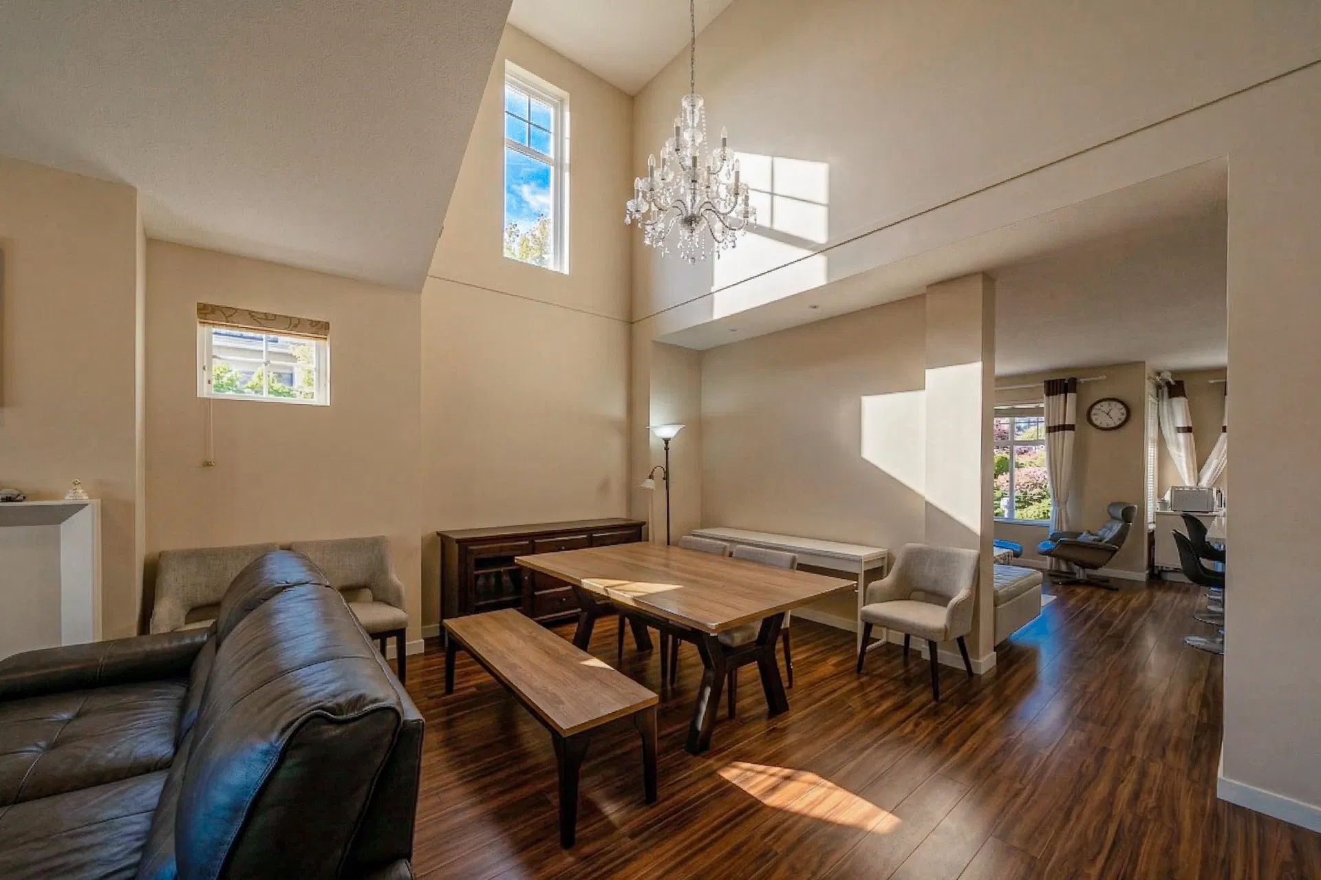 Photo 5 of 39 at #36 – 10500 Delsom Crescent