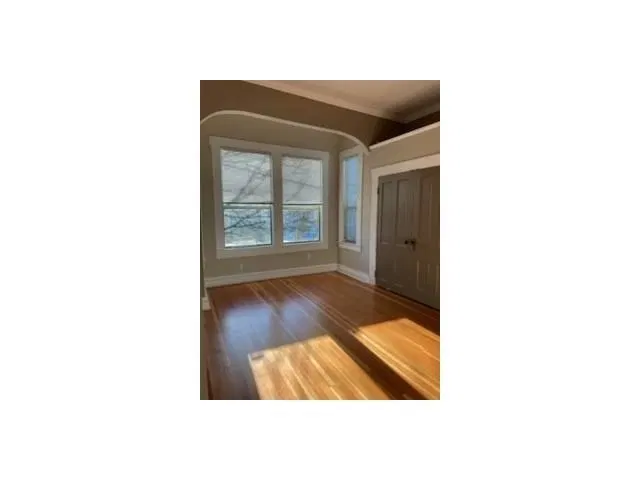 Photo 5 of 18 at 324 Tenth Street