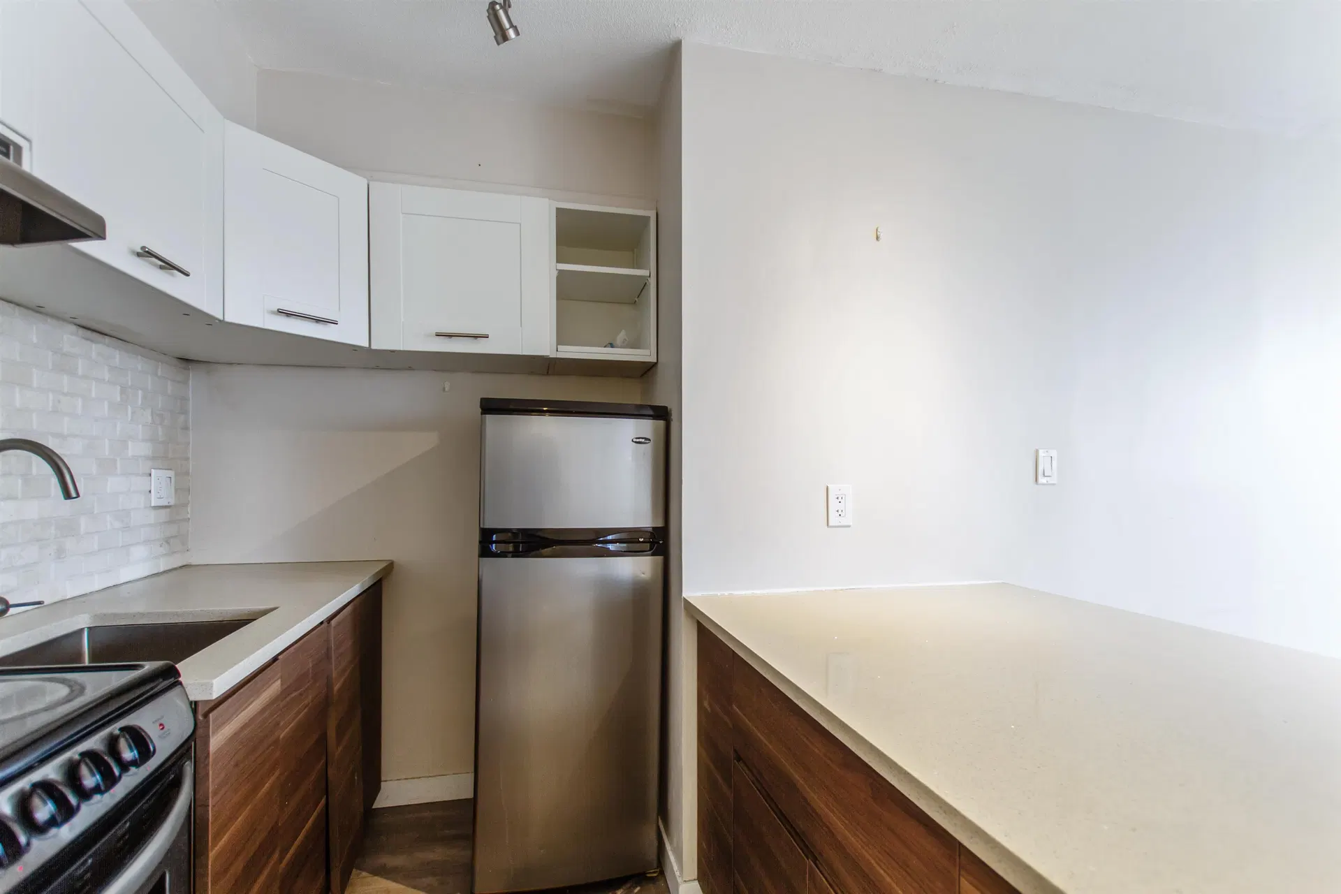 Photo 4 of 20 at #308 – 1250 Burnaby Street